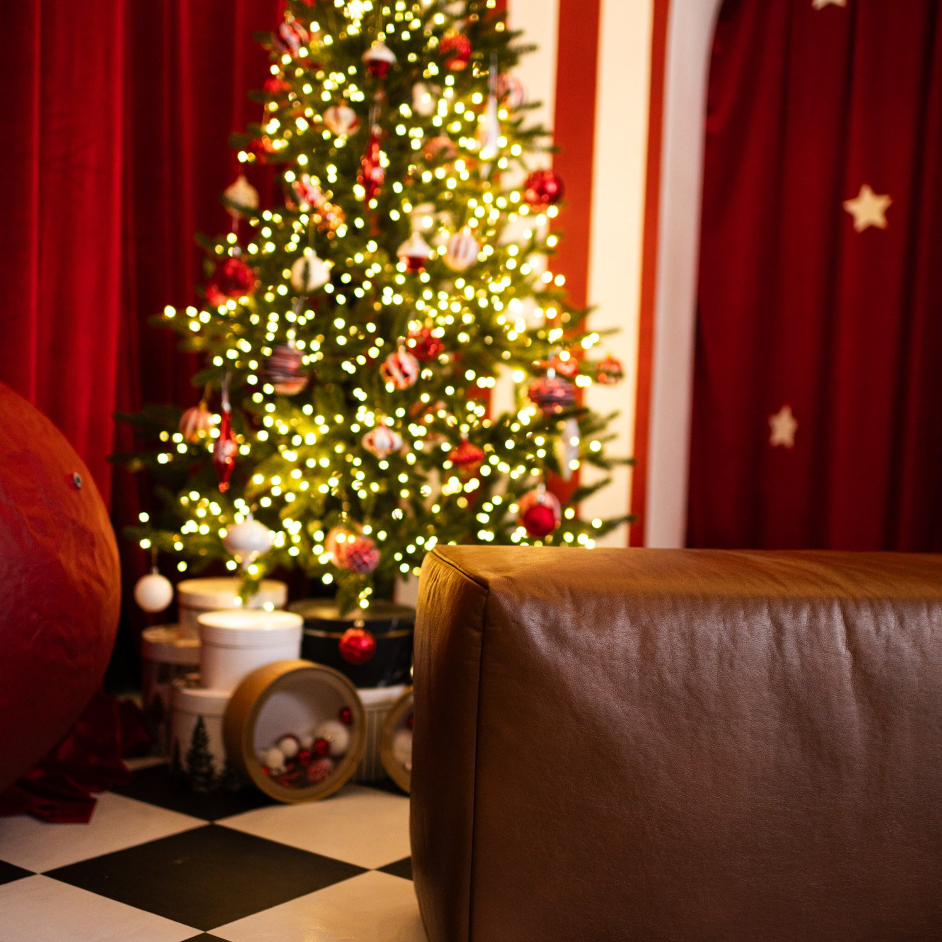 Фотоцех, зал 40 (Станке-Димитрова, 54а)