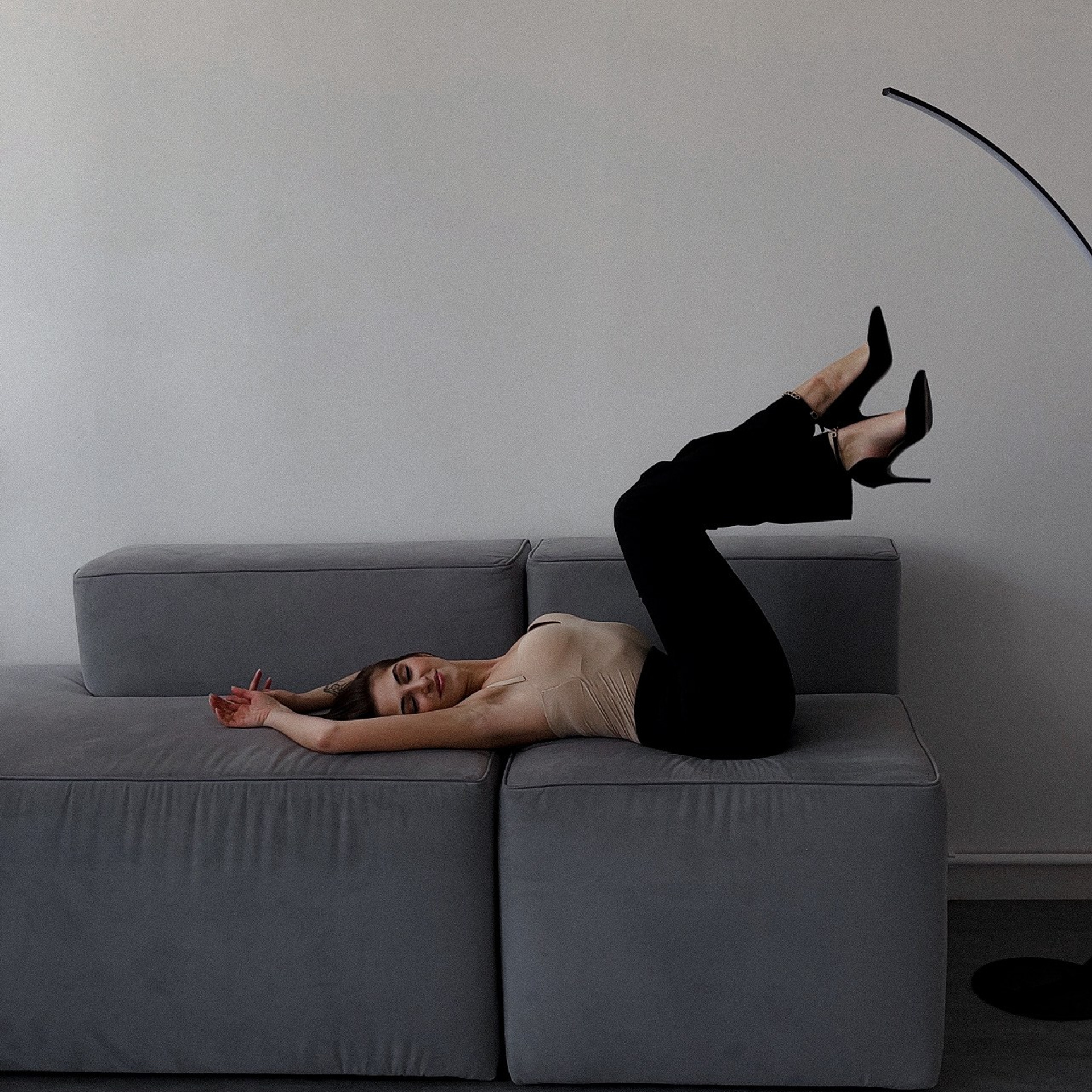 Индивидуальная съемка + контент-съемка для аккаунта мастера перманента (mobile photo). Мобильный фотограф Владивосток