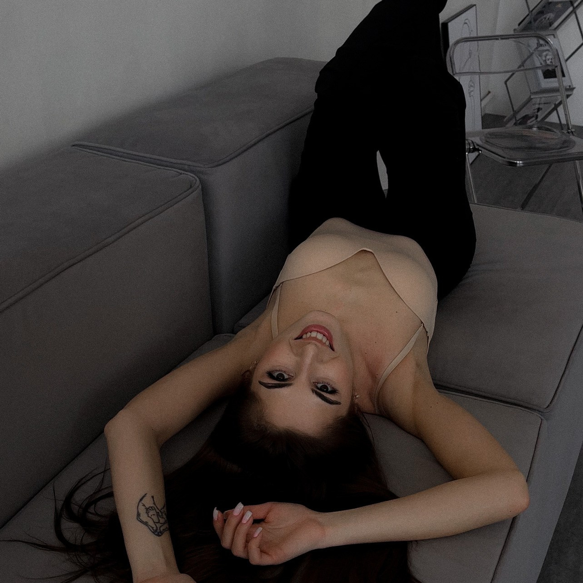 Индивидуальная съемка + контент-съемка для аккаунта мастера перманента (mobile photo). Мобильный фотограф Владивосток