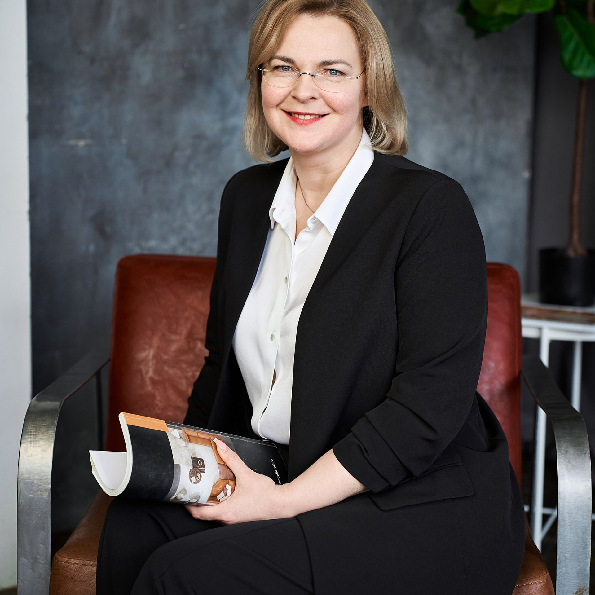 Агентство недвижимости Новосел (Сотрудники в студии). Профессиональный фотограф в Екатеринбурге Константин Зарипов