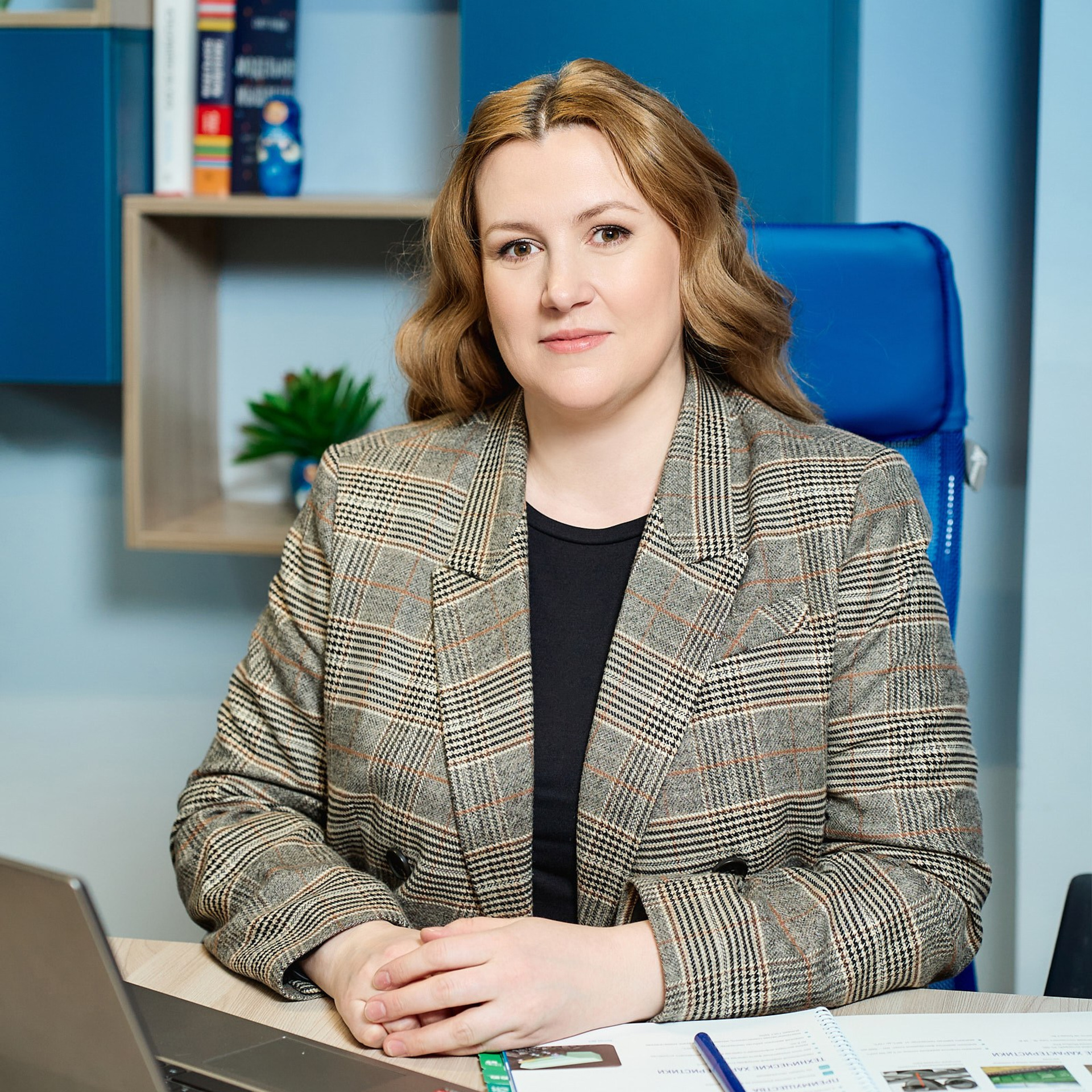 Производственная компания (Сотруднеики в интерьерах офиса). Профессиональный фотограф в Екатеринбурге Константин Зарипов