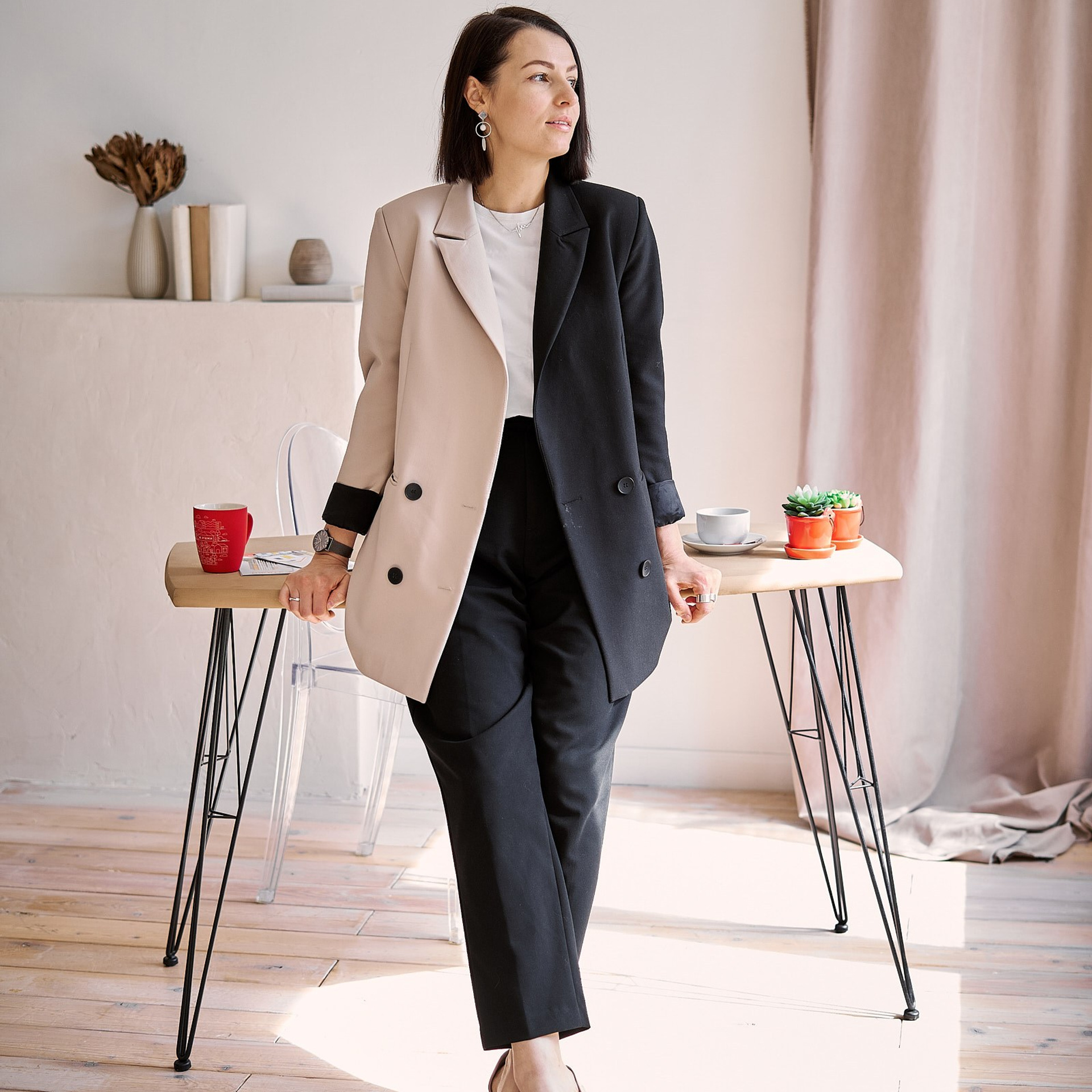 Агентство недвижимости Этажи (Сотрудники в интерьерах офиса или студии). Профессиональный фотограф в Екатеринбурге Константин Зарипов