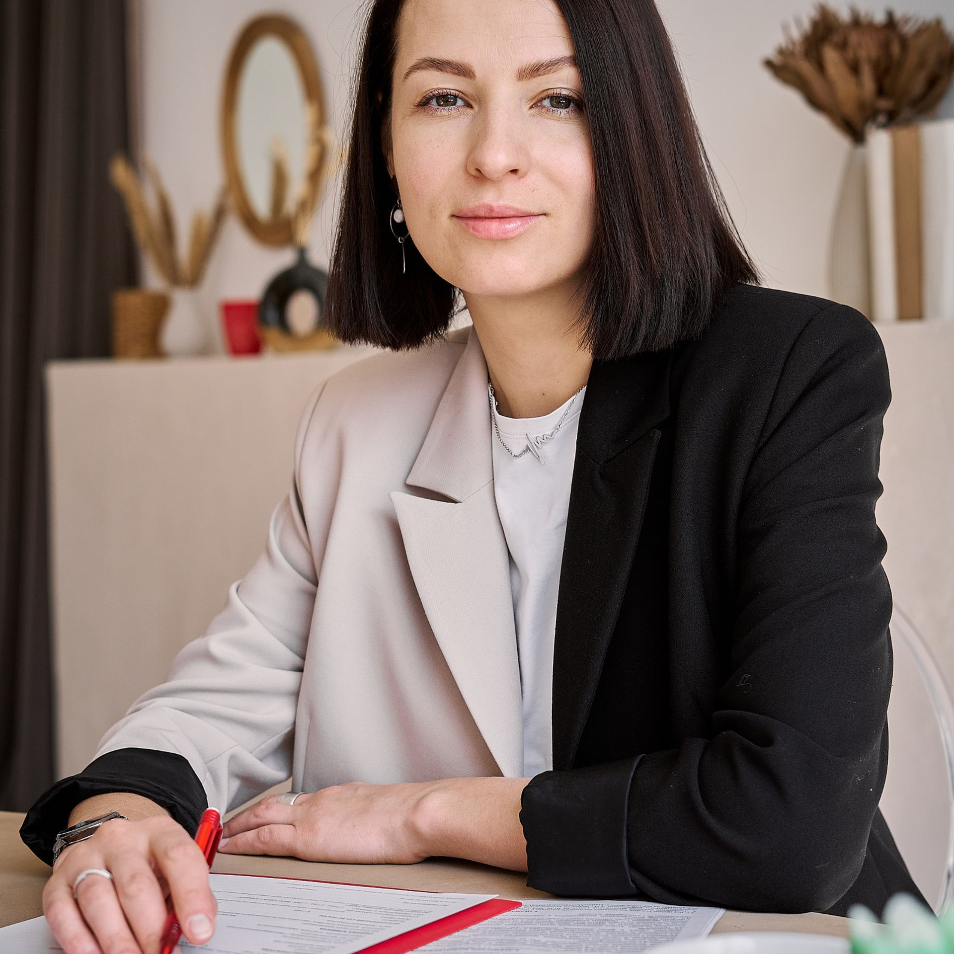 Агентство недвижимости Этажи (Сотрудники в интерьерах офиса или студии). Профессиональный фотограф в Екатеринбурге Константин Зарипов