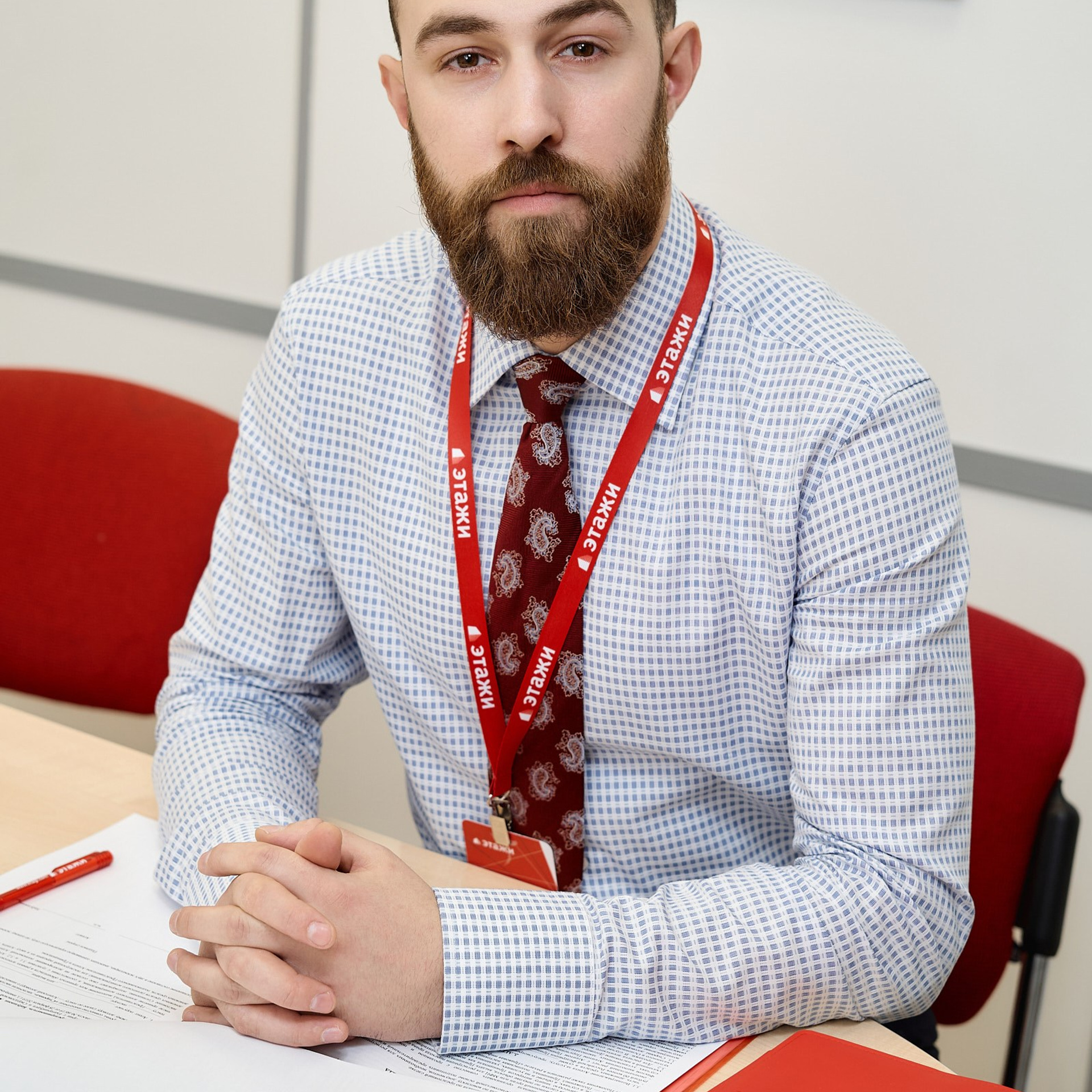 Агентство недвижимости Этажи (Сотрудники в интерьерах офиса или студии). Профессиональный фотограф в Екатеринбурге Константин Зарипов