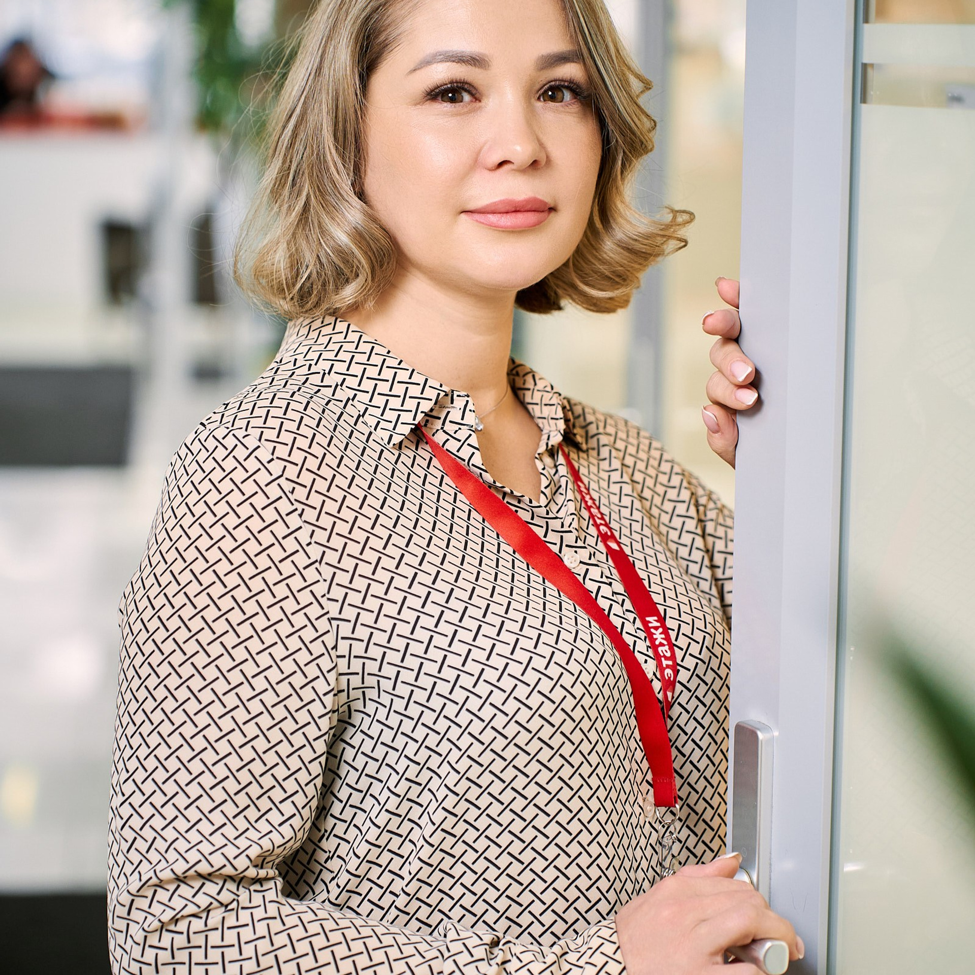 Агентство недвижимости Этажи (Сотрудники в интерьерах офиса или студии). Профессиональный фотограф в Екатеринбурге Константин Зарипов