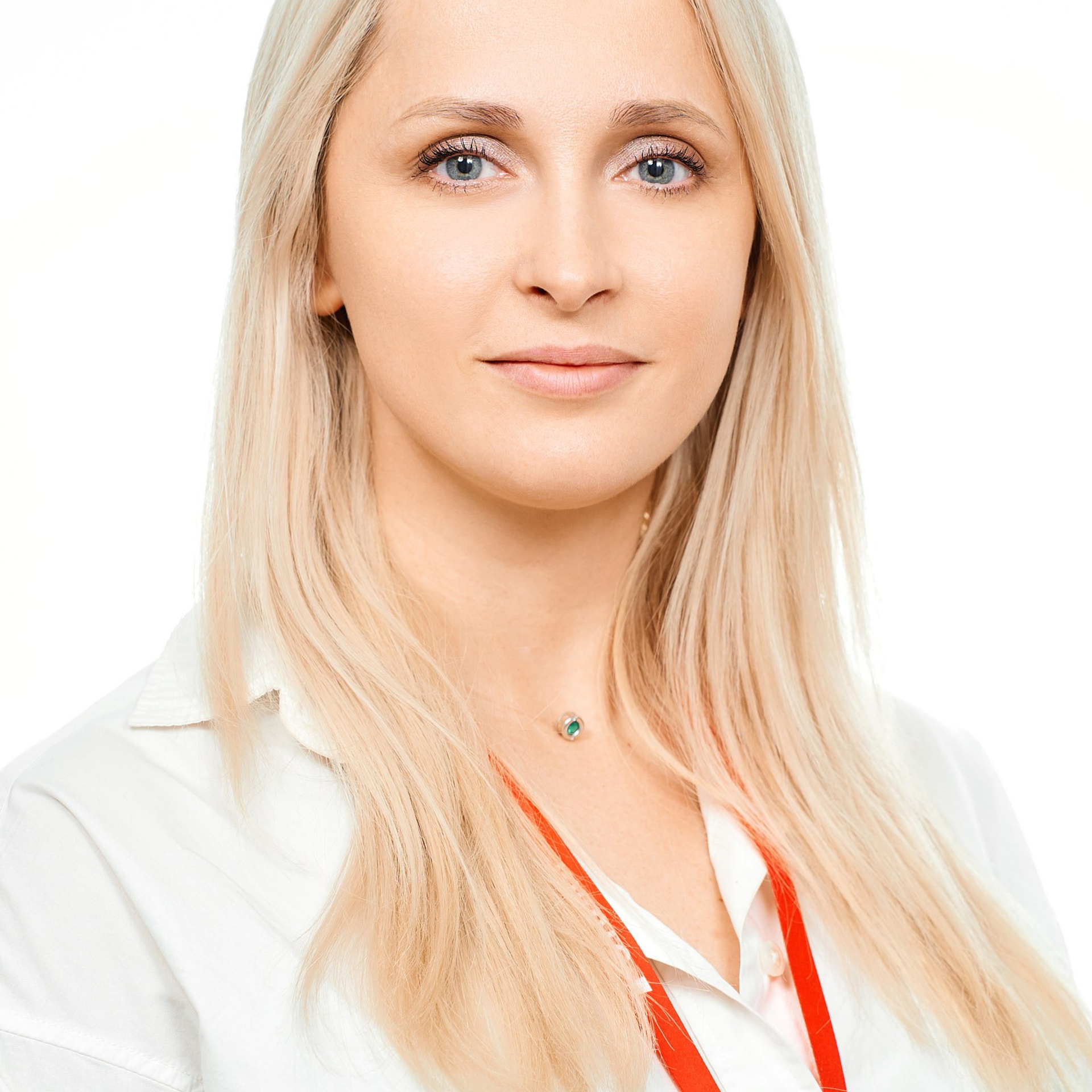 Агентство недвижимости ЭТАЖИ (Сотрудники на белом фоне). Профессиональный фотограф в Екатеринбурге Константин Зарипов