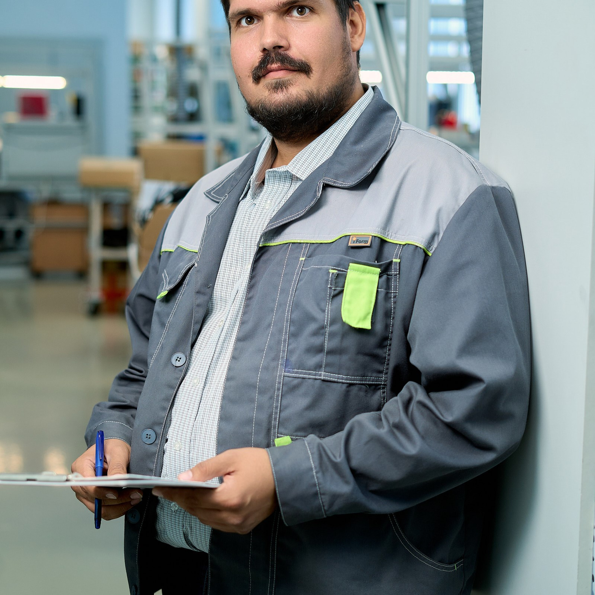 Производственная компания (Сотруднеики в интерьерах офиса). Профессиональный фотограф в Екатеринбурге Константин Зарипов