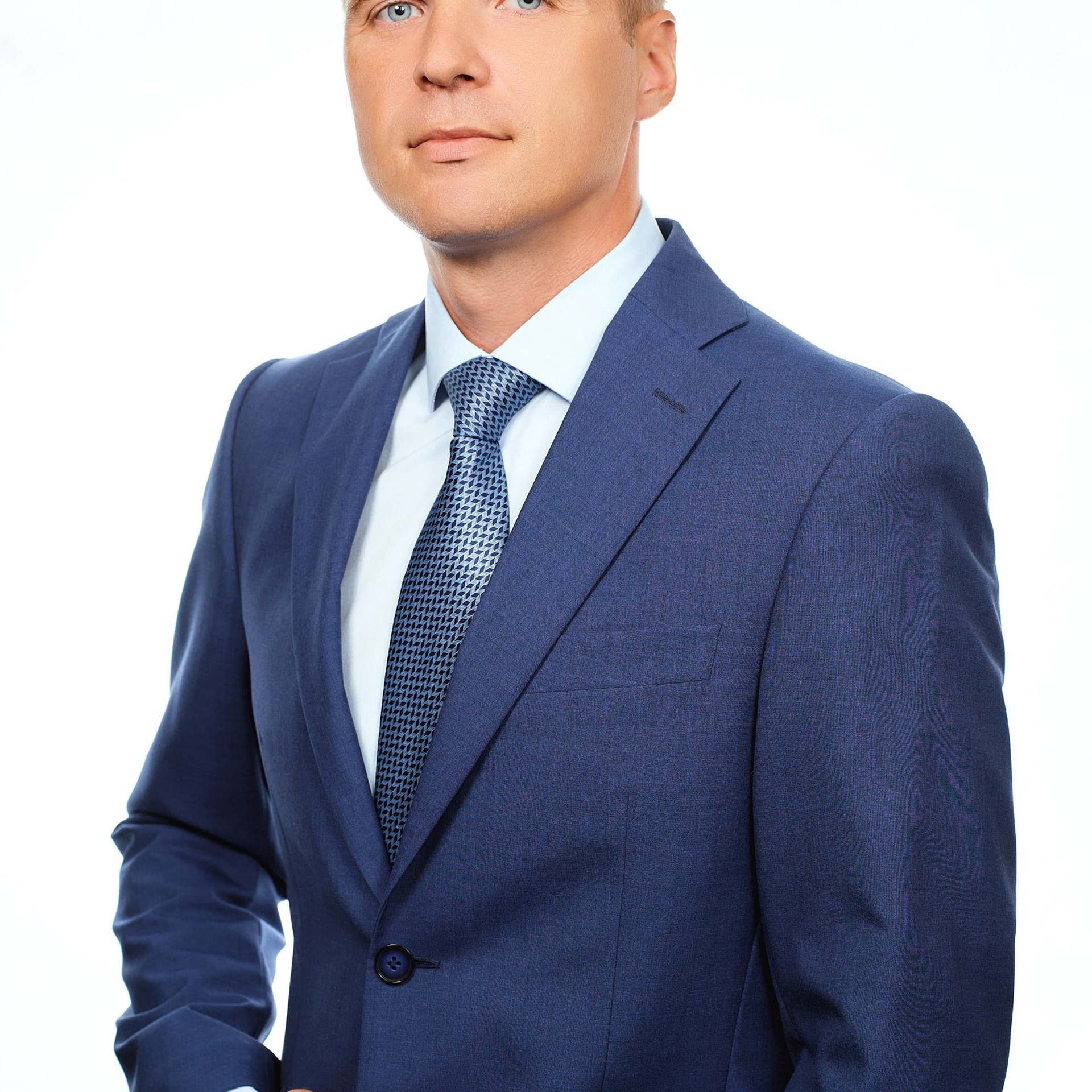 Группа компаний Априори (Портреты на белом фоне и в интерьерах + командные фото). Профессиональный фотограф в Екатеринбурге Константин Зарипов