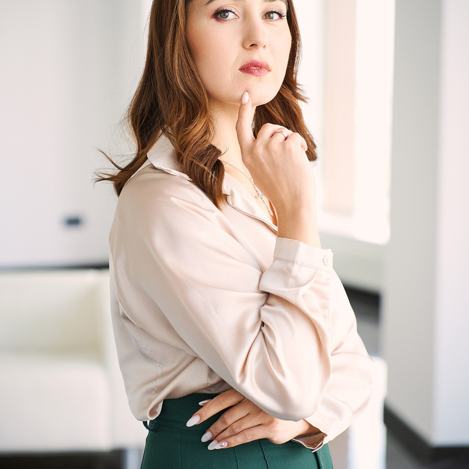 Группа компаний Априори (Портреты на белом фоне и в интерьерах + командные фото). Профессиональный фотограф в Екатеринбурге Константин Зарипов