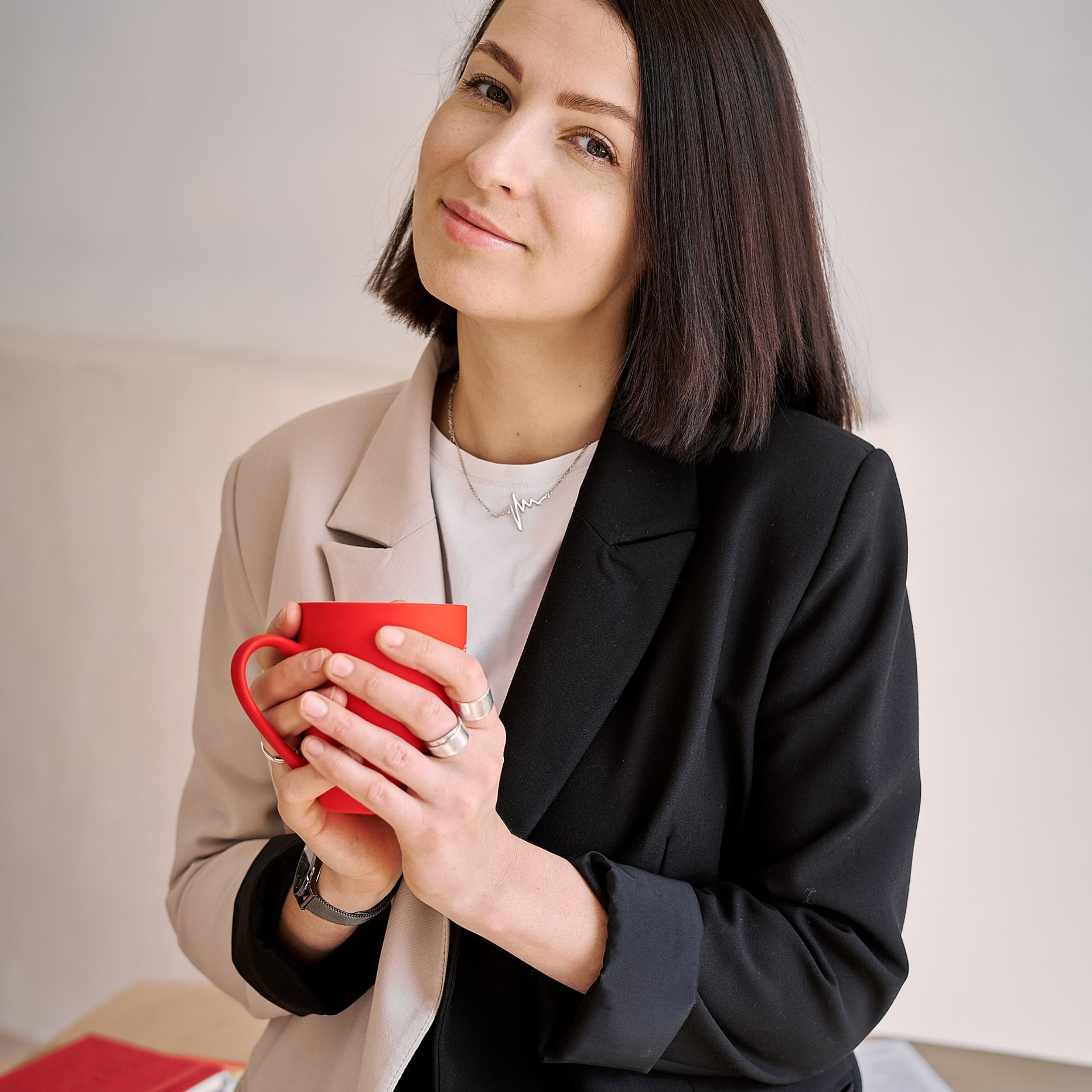 Агентство недвижимости Этажи (Сотрудники в интерьерах офиса или студии). Профессиональный фотограф в Екатеринбурге Константин Зарипов