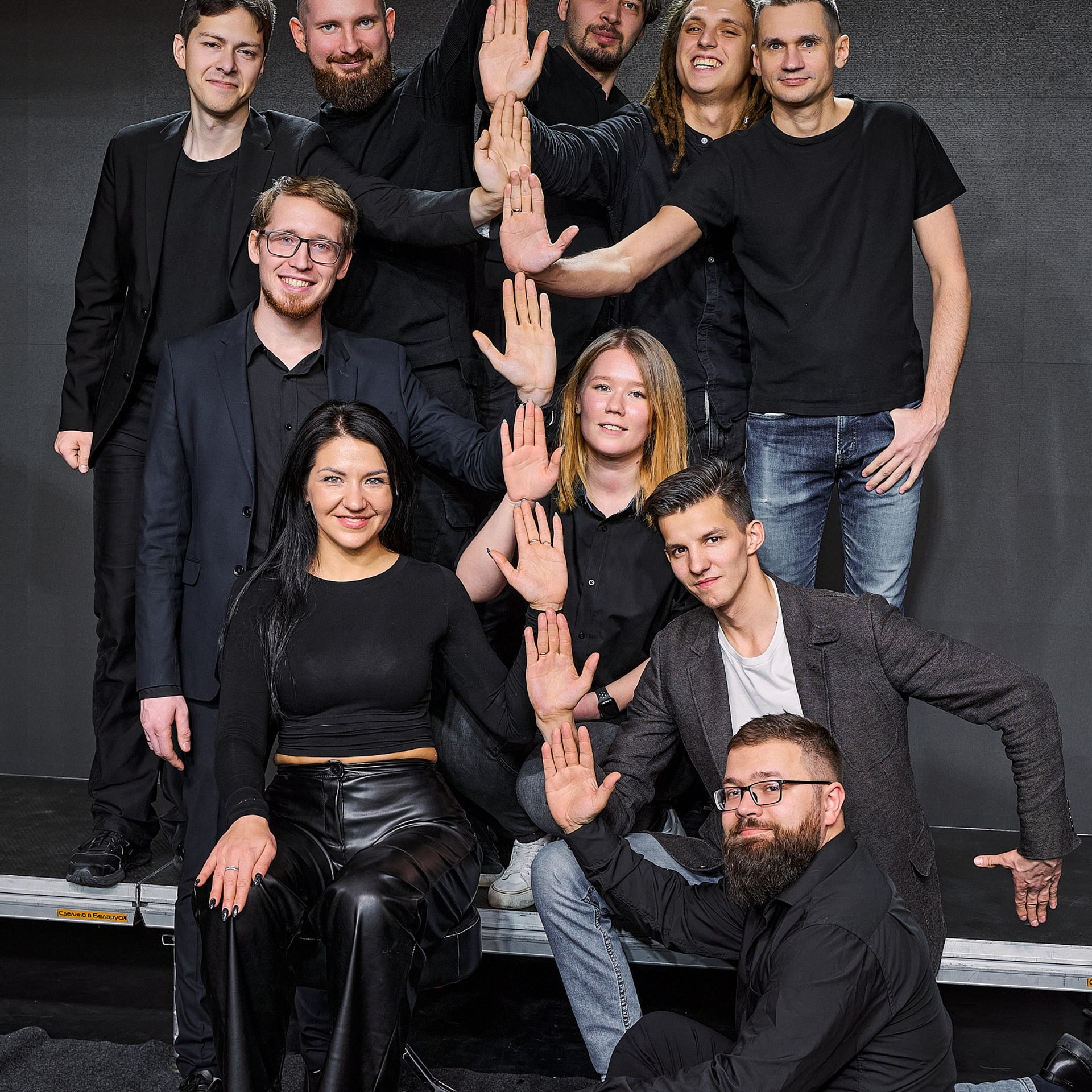 Команда Изи-Шоу (На белом фоне и в рабочей обстановке). Профессиональный фотограф в Екатеринбурге Константин Зарипов