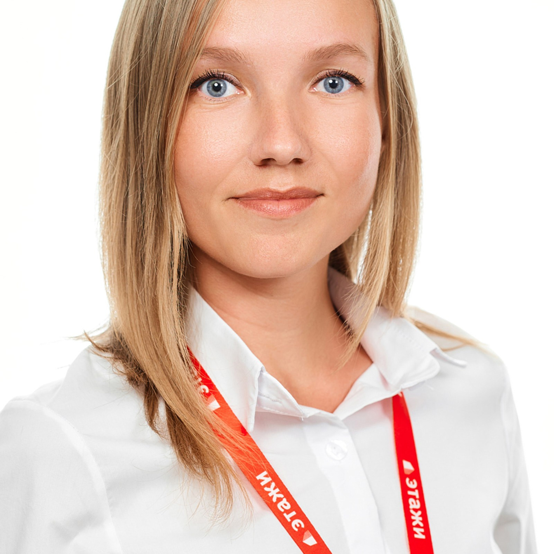 Агентство недвижимости ЭТАЖИ (Сотрудники на белом фоне). Профессиональный фотограф в Екатеринбурге Константин Зарипов