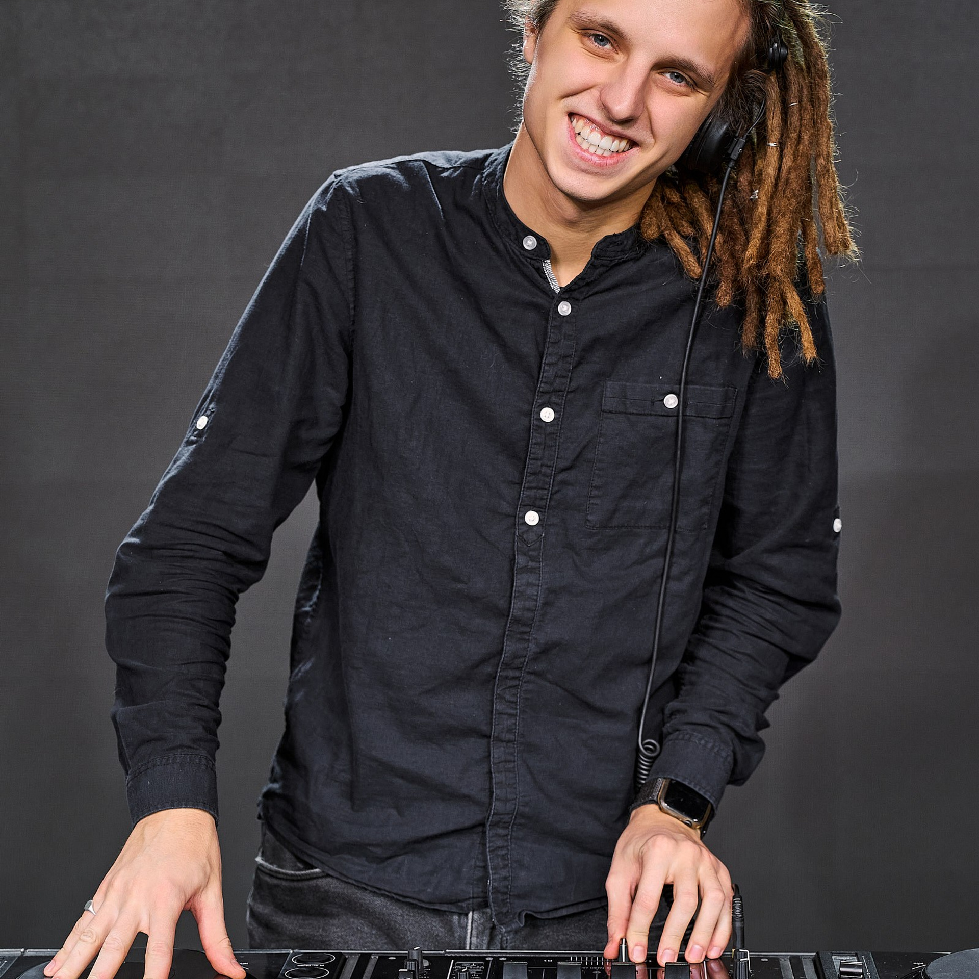 Команда Изи-Шоу (На белом фоне и в рабочей обстановке). Профессиональный фотограф в Екатеринбурге Константин Зарипов