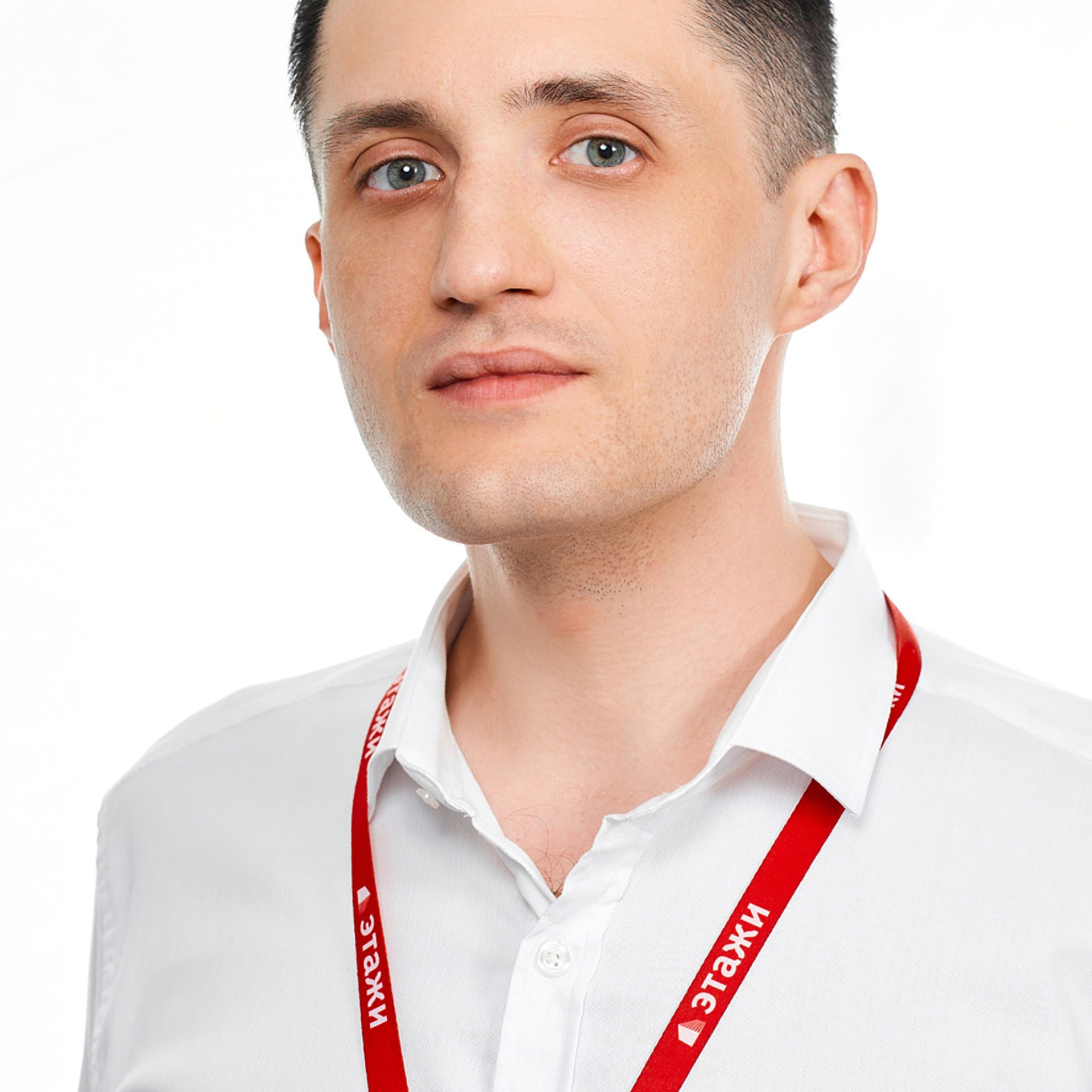 Агентство недвижимости ЭТАЖИ (Сотрудники на белом фоне). Профессиональный фотограф в Екатеринбурге Константин Зарипов