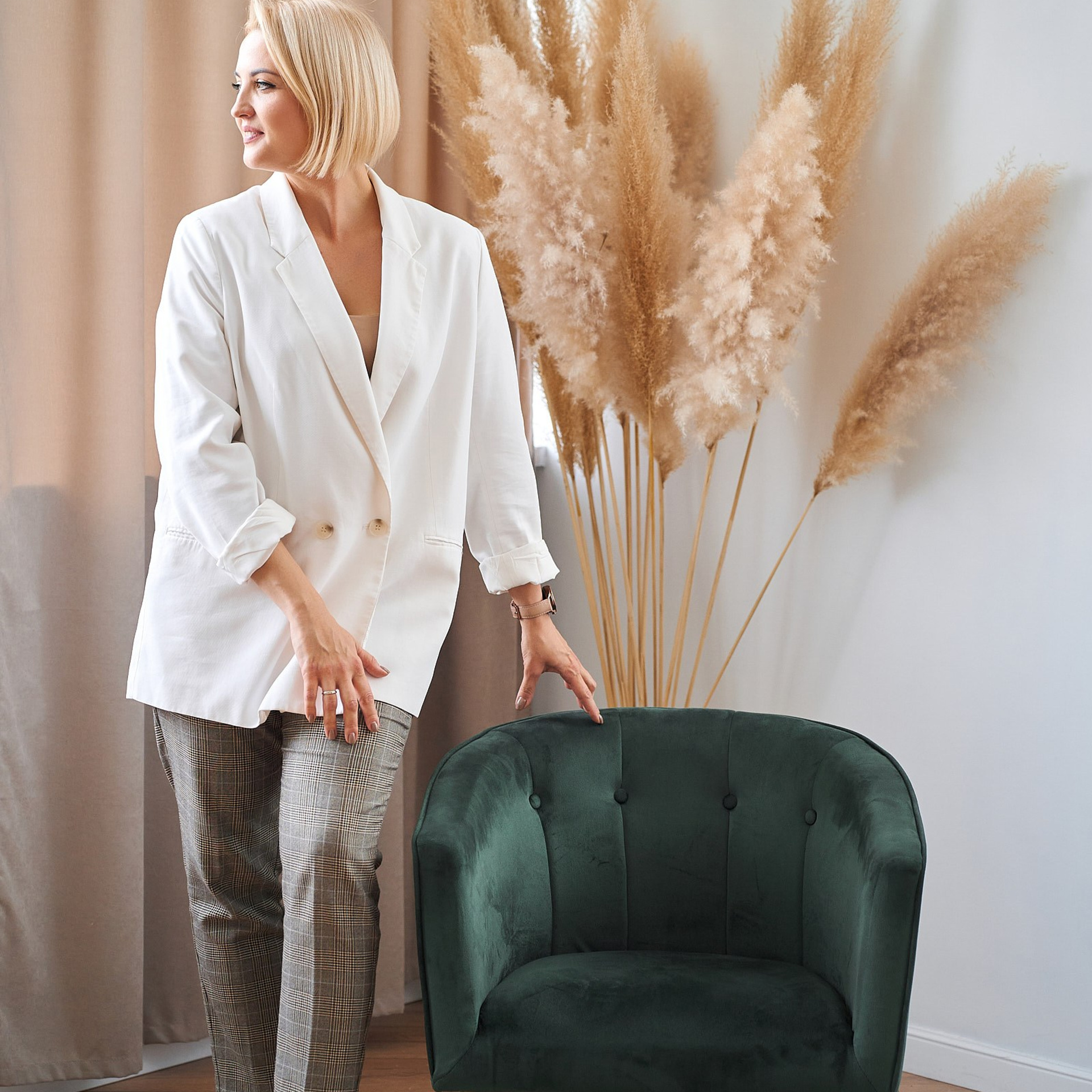 Агентство недвижимости Этажи (Сотрудники в интерьерах офиса или студии). Профессиональный фотограф в Екатеринбурге Константин Зарипов