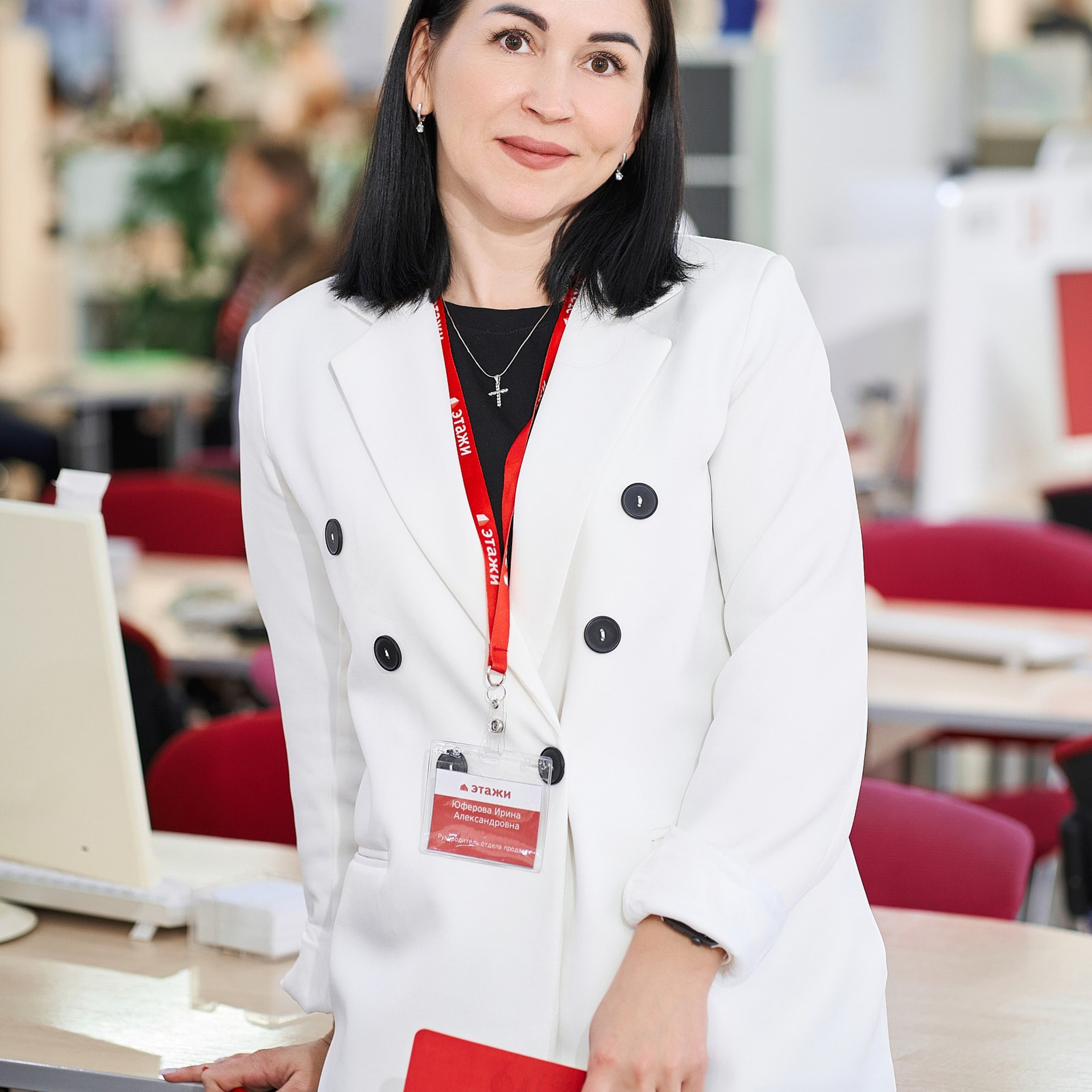 Агентство недвижимости Этажи (Сотрудники в интерьерах офиса или студии). Профессиональный фотограф в Екатеринбурге Константин Зарипов