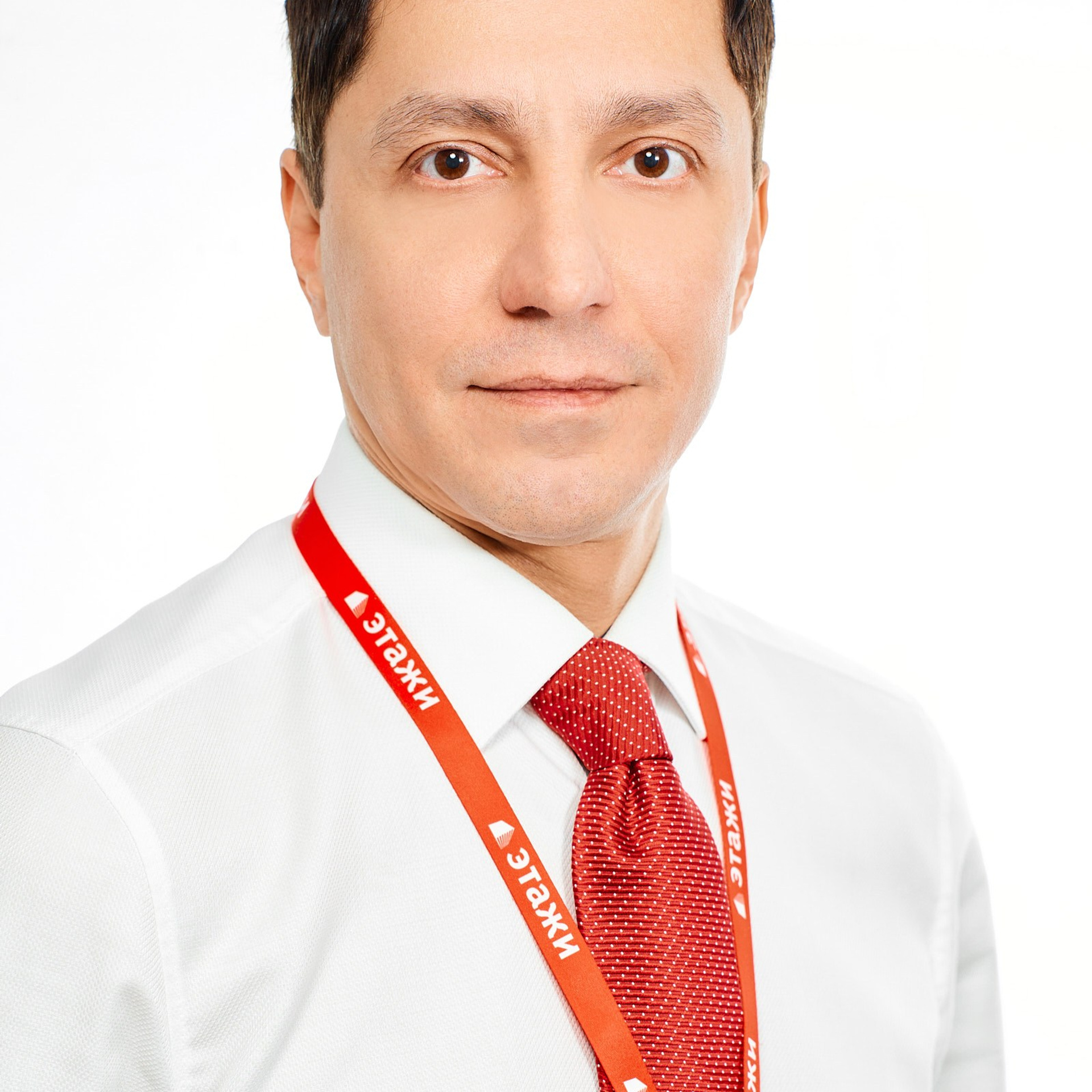 Агентство недвижимости ЭТАЖИ (Сотрудники на белом фоне). Профессиональный фотограф в Екатеринбурге Константин Зарипов