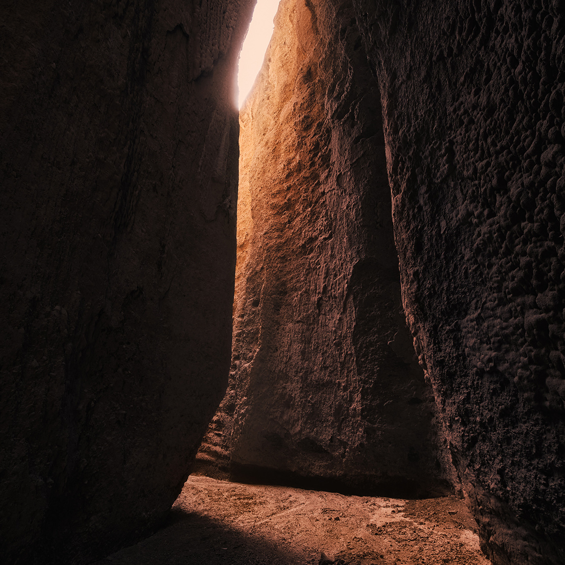 Киргизия — геопарк Мадыген (19.05.25 — 27.05.25). Фотограф Константин Шамин