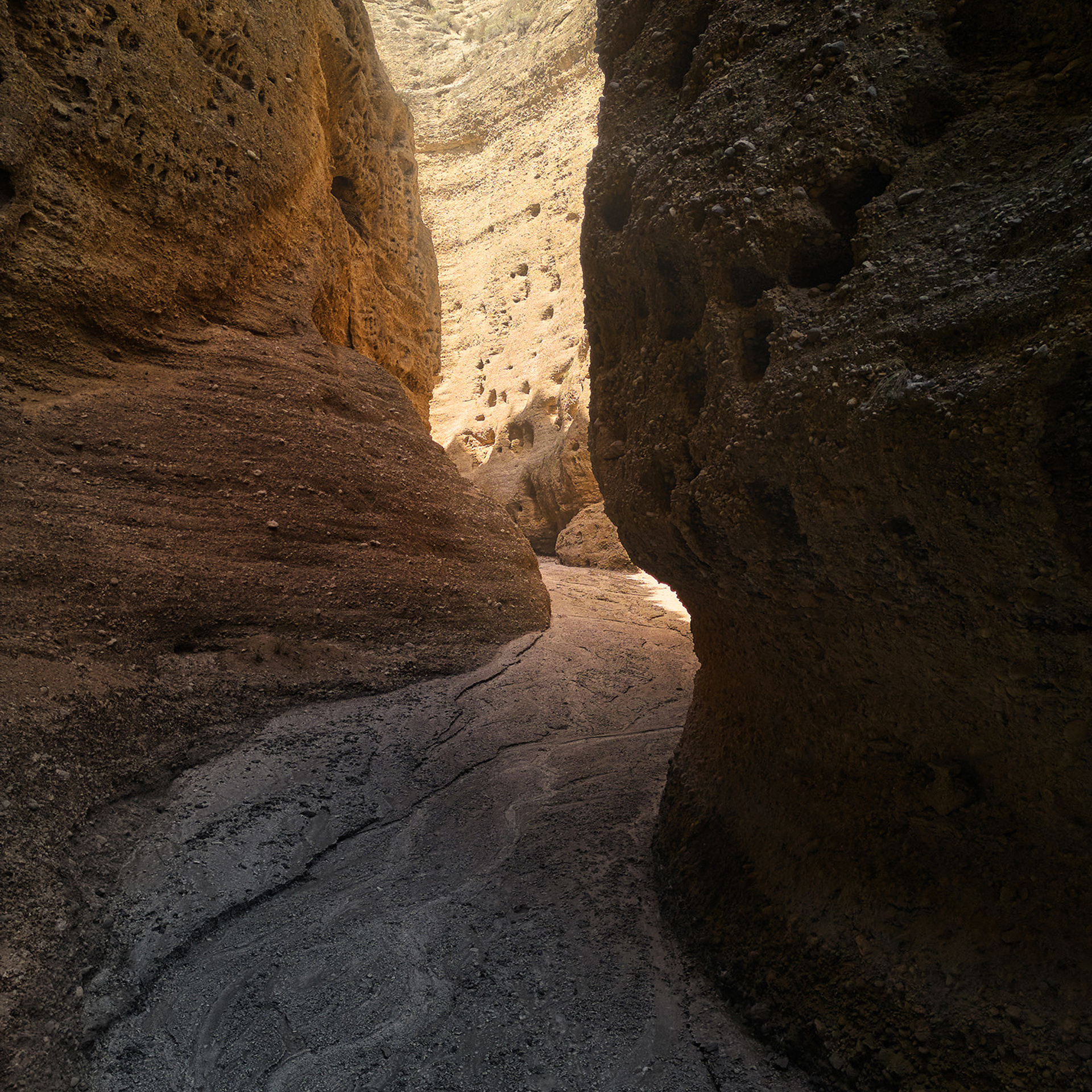 Киргизия — геопарк Мадыген (19.05.25 — 27.05.25). Фотограф Константин Шамин