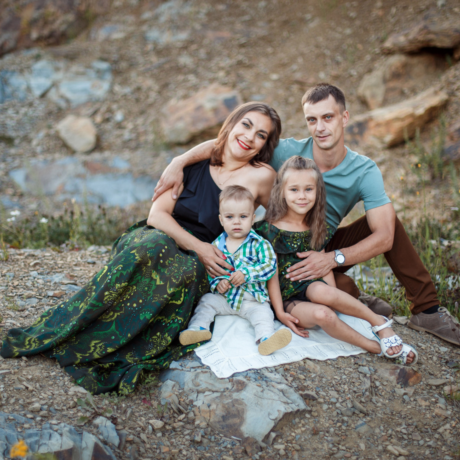 Семья Ковалёвых. Вечерние краски лета.