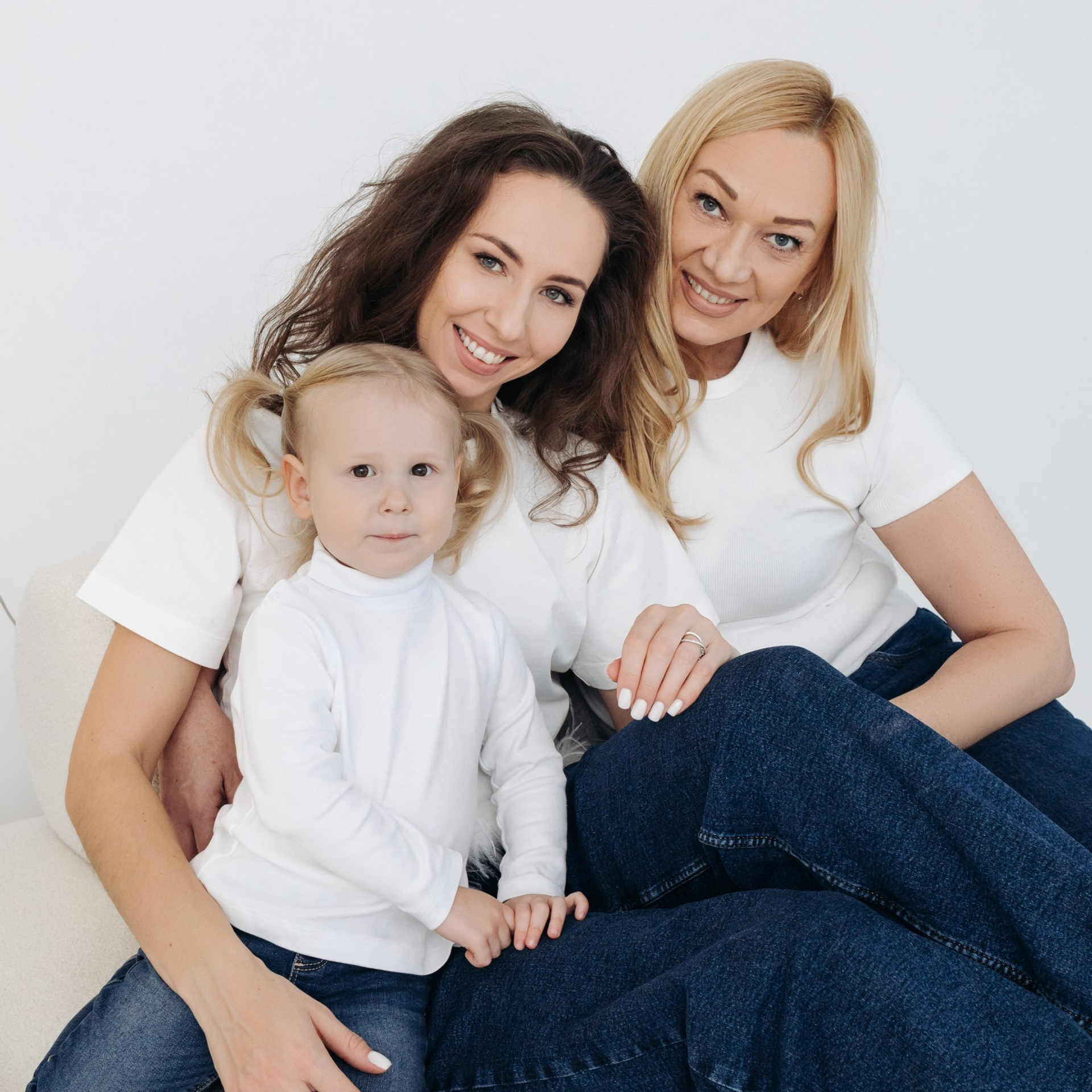 Вика, Аня, Юля