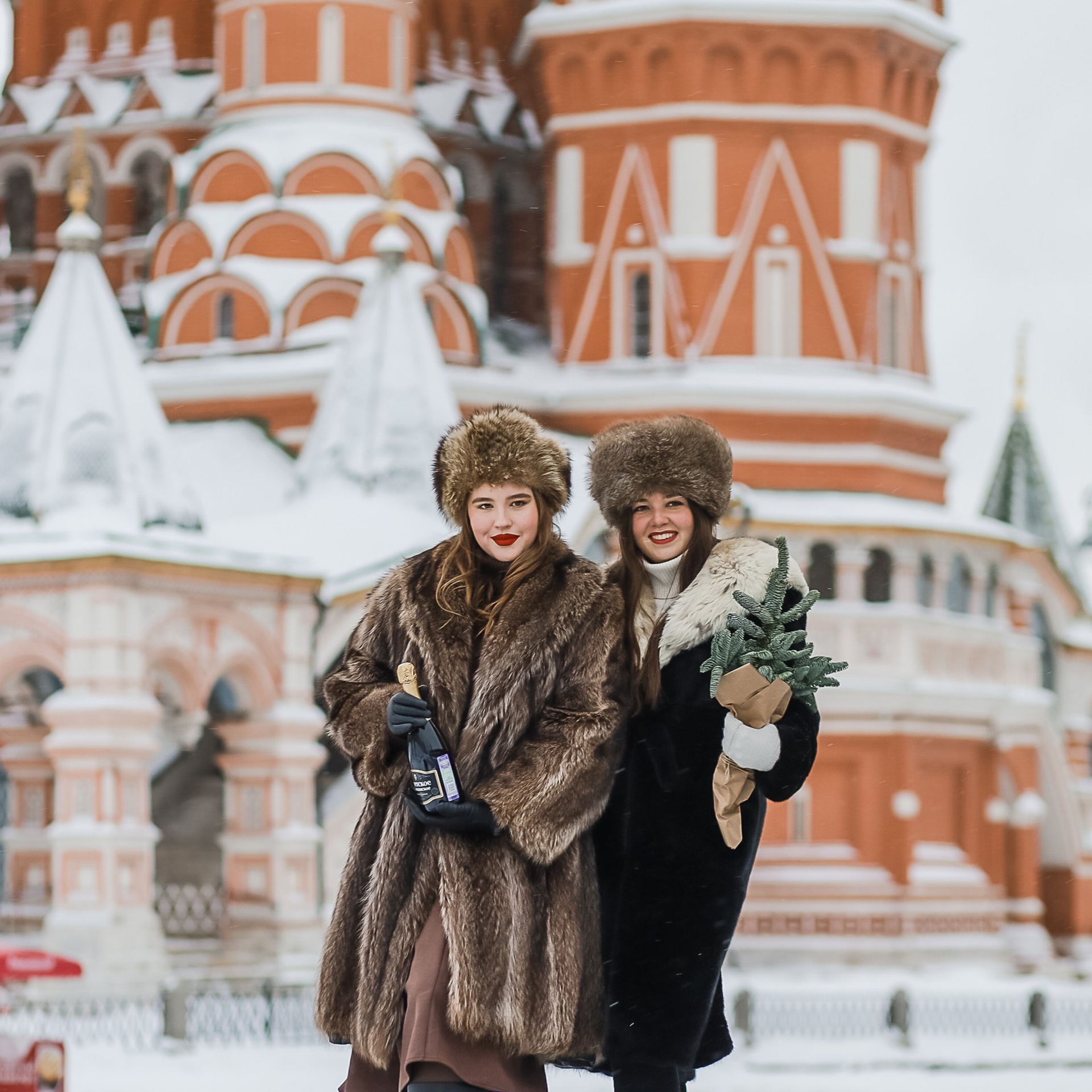 R. G. КАРОЛИНА & АЛЁНА