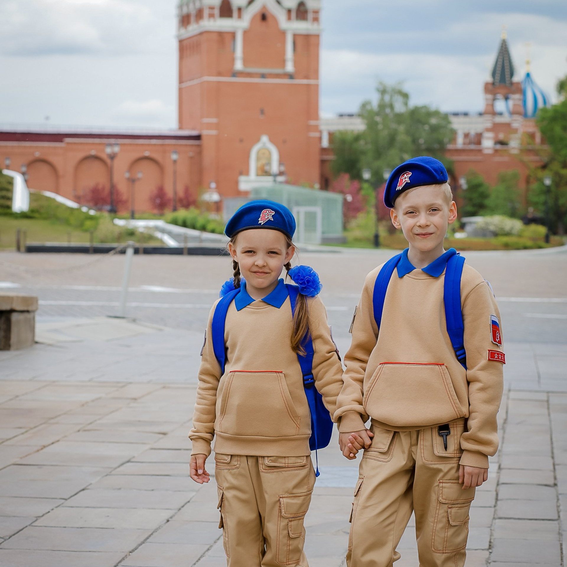 ПРИСЯГА ЮНАРМЕЙЦЕВ. СОБОРНАЯ ПЛОЩАДЬ КРЕМЛЯ