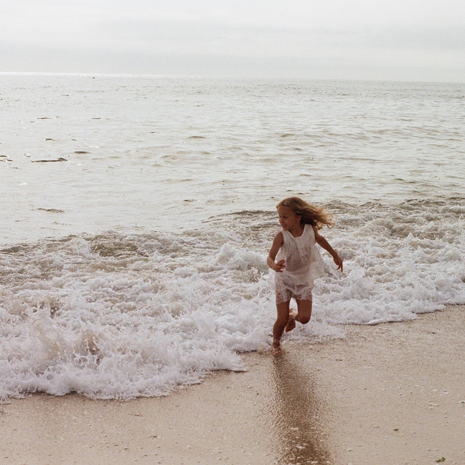 Film. Anastasia Shapoval violoniste et photographe. Annecy — Geneve