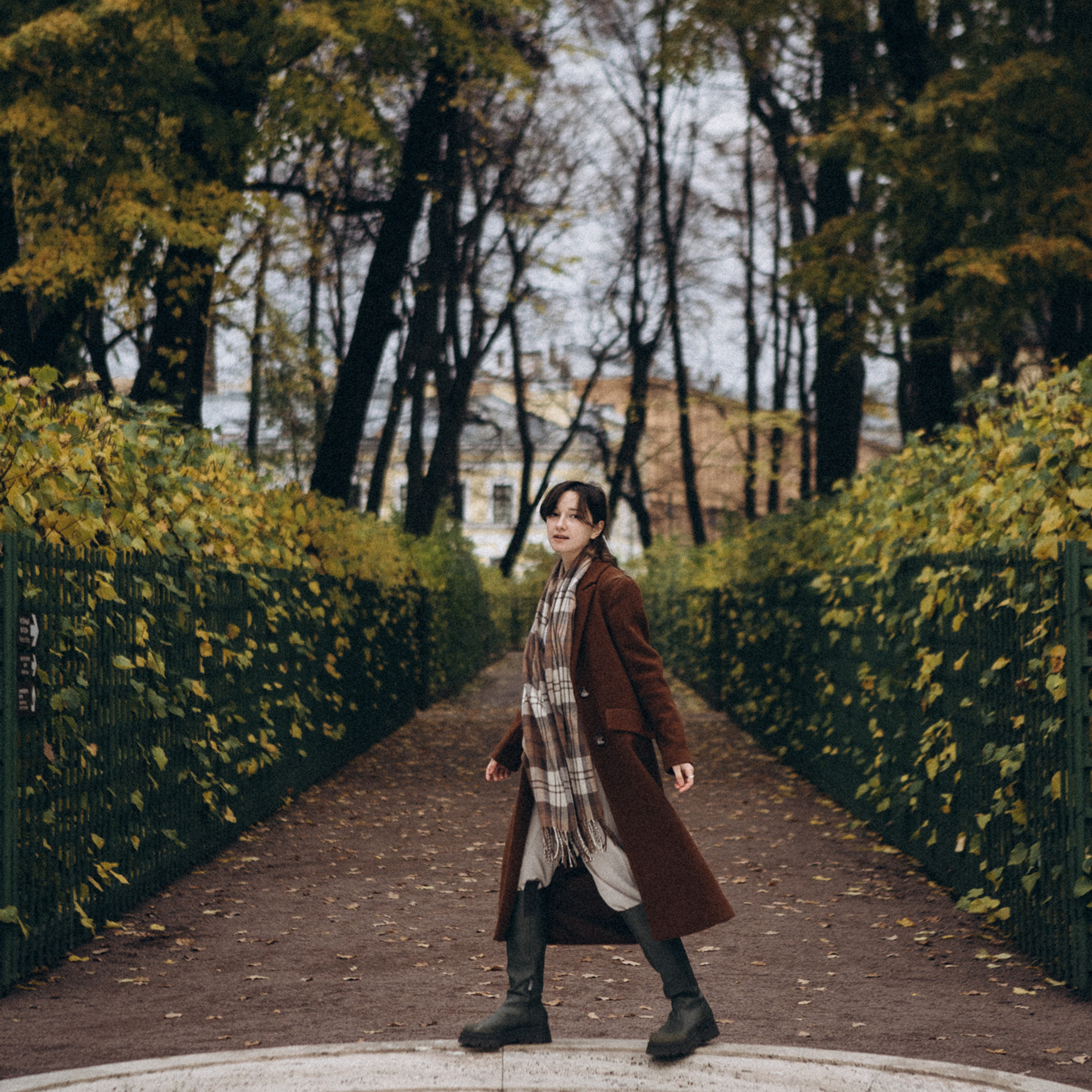 Летний сад осенью