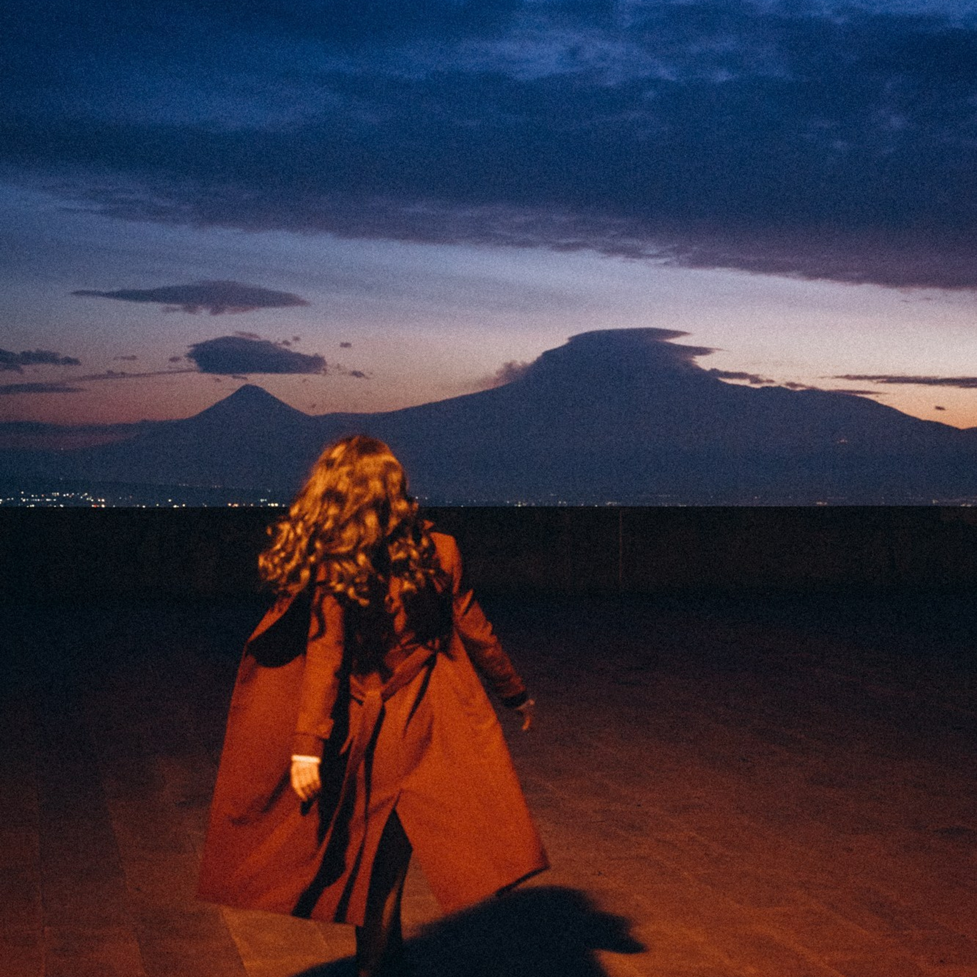 Смотреть на закате на Арарат