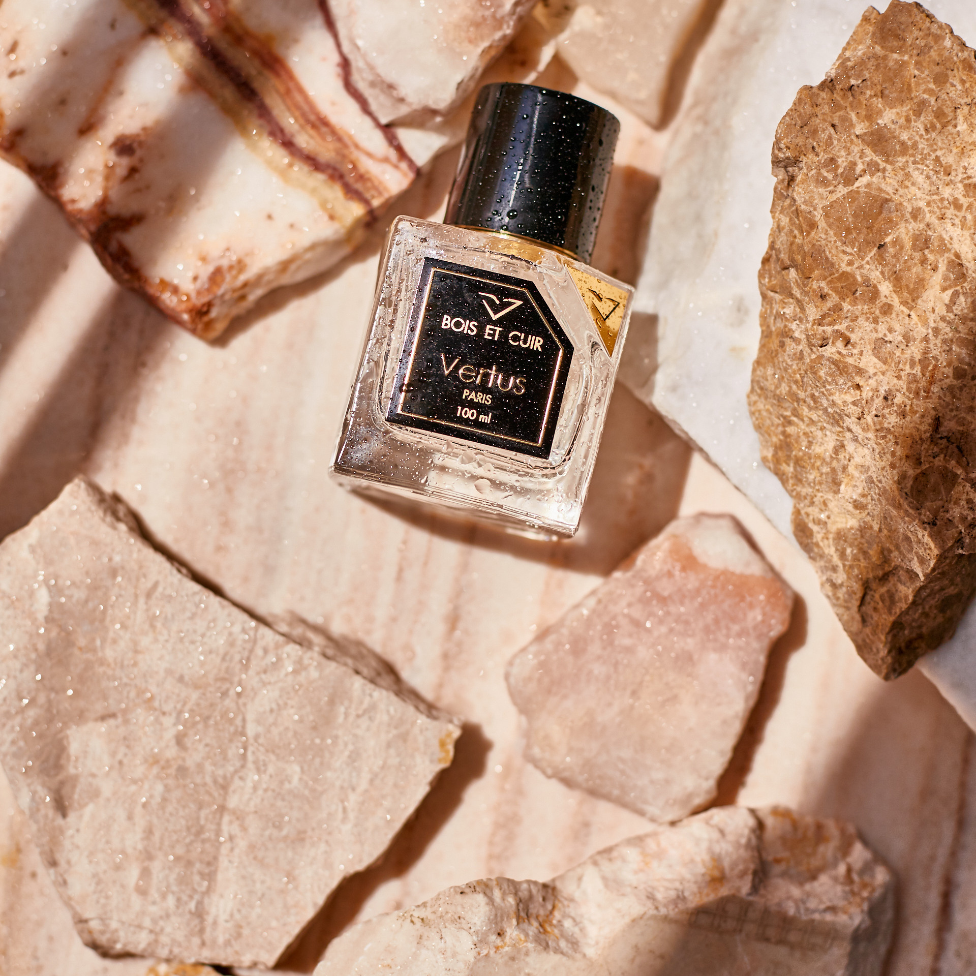 Das Parfume. Fashion and content photographer Anna Pavlova