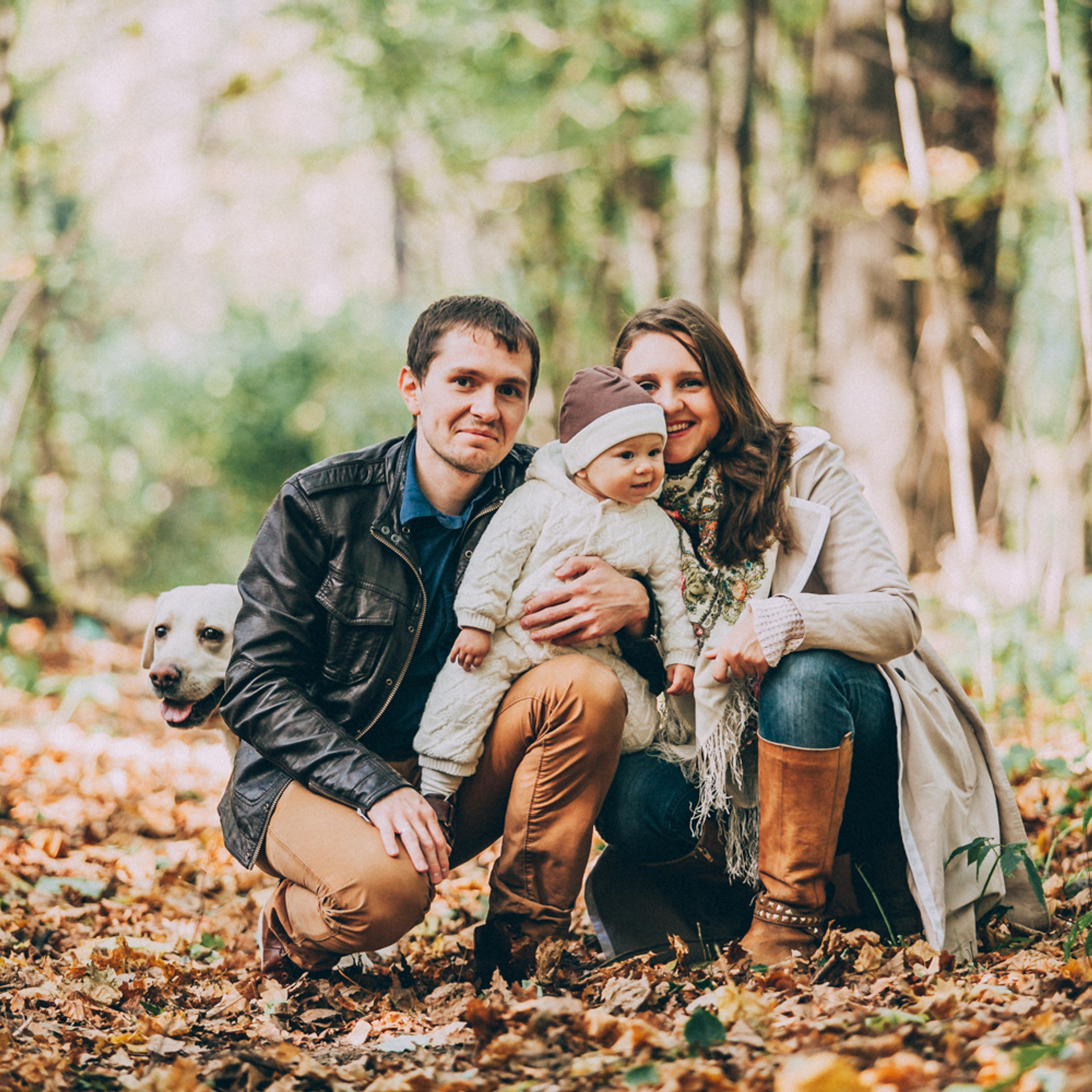 Чудесная осенняя прогулка с маленькой Сашей и её очаровательными мамой и папой!…