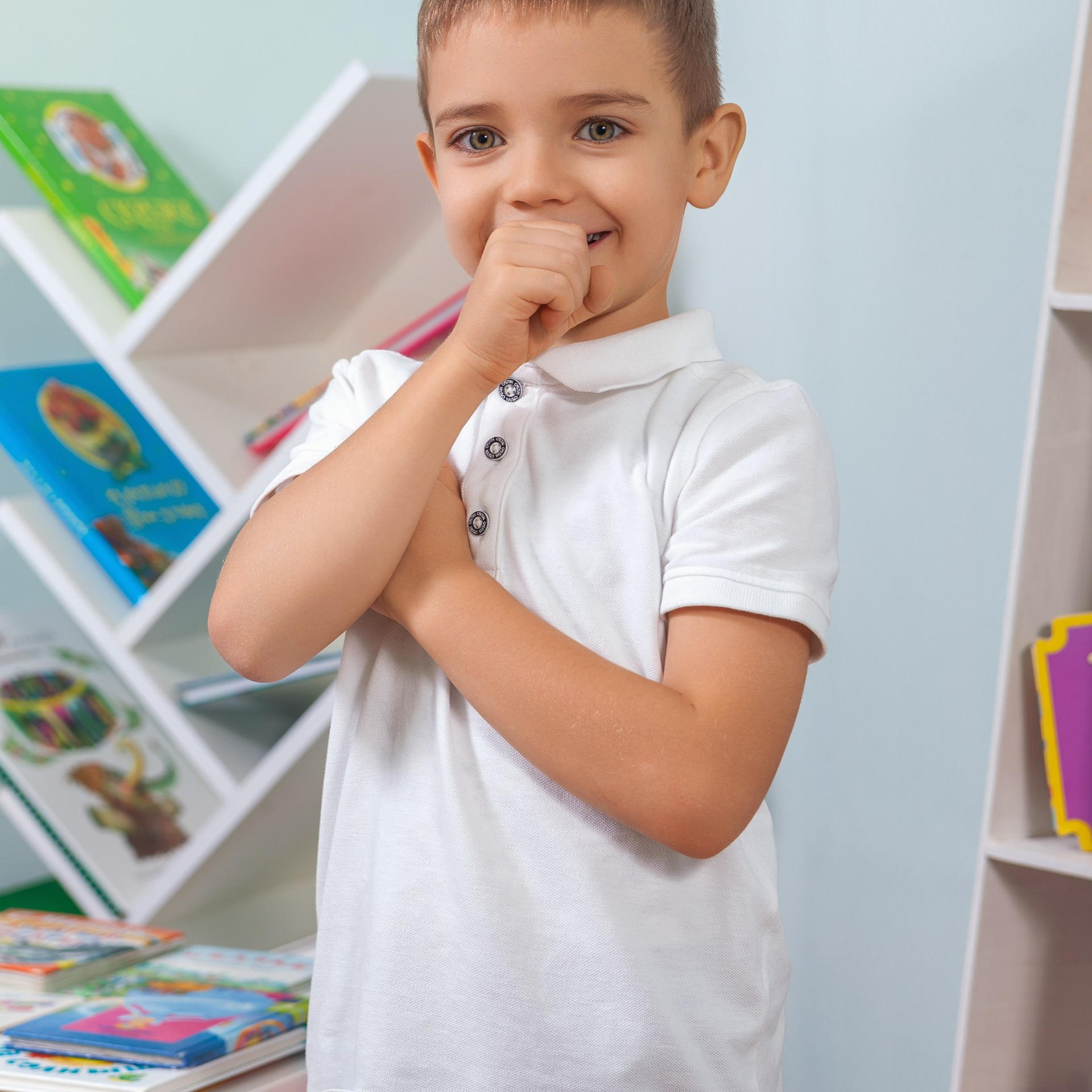 Примеры позирования учеников школы и воспитанников детского сада для фотосъемки на выпускной альбом. Фотограф в Москве и Московской области Олег Подлесных