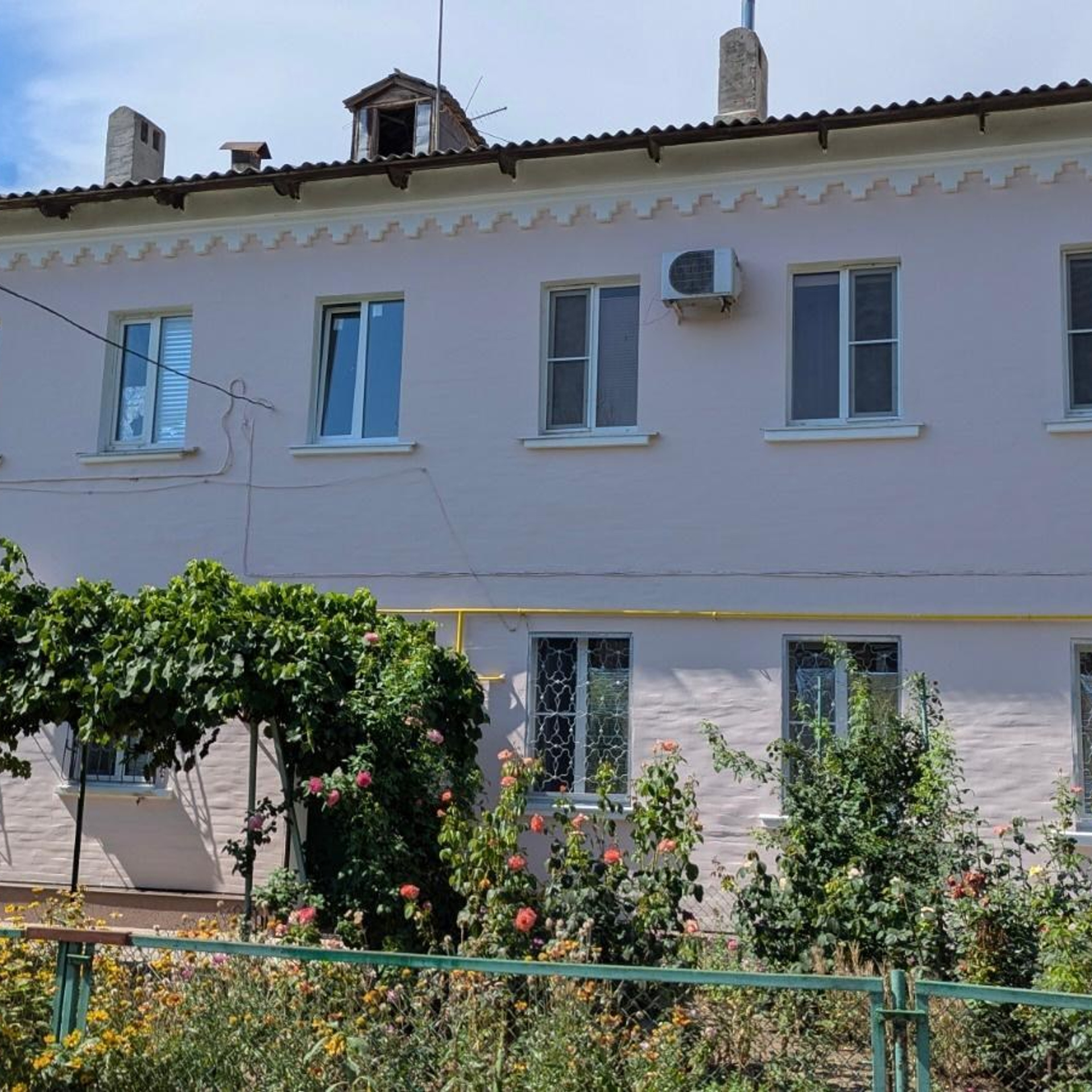 Ростовская обл., г. Ростов-на-Дону, ул. 1-я Краснодарская, д. 25