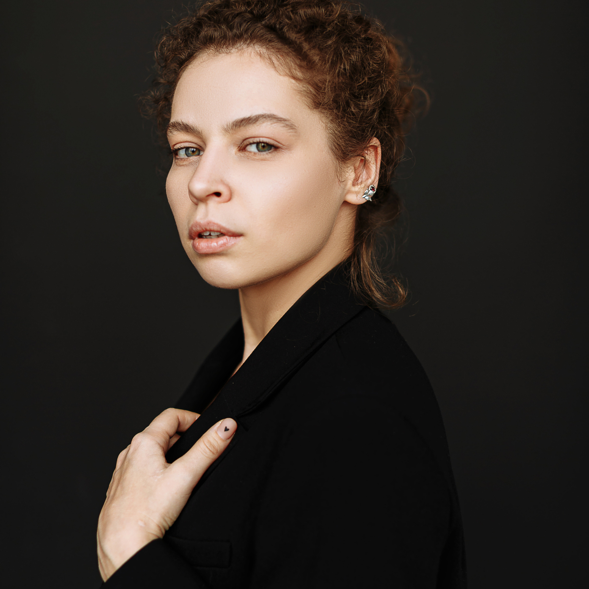 Юля. Минималистичные портреты