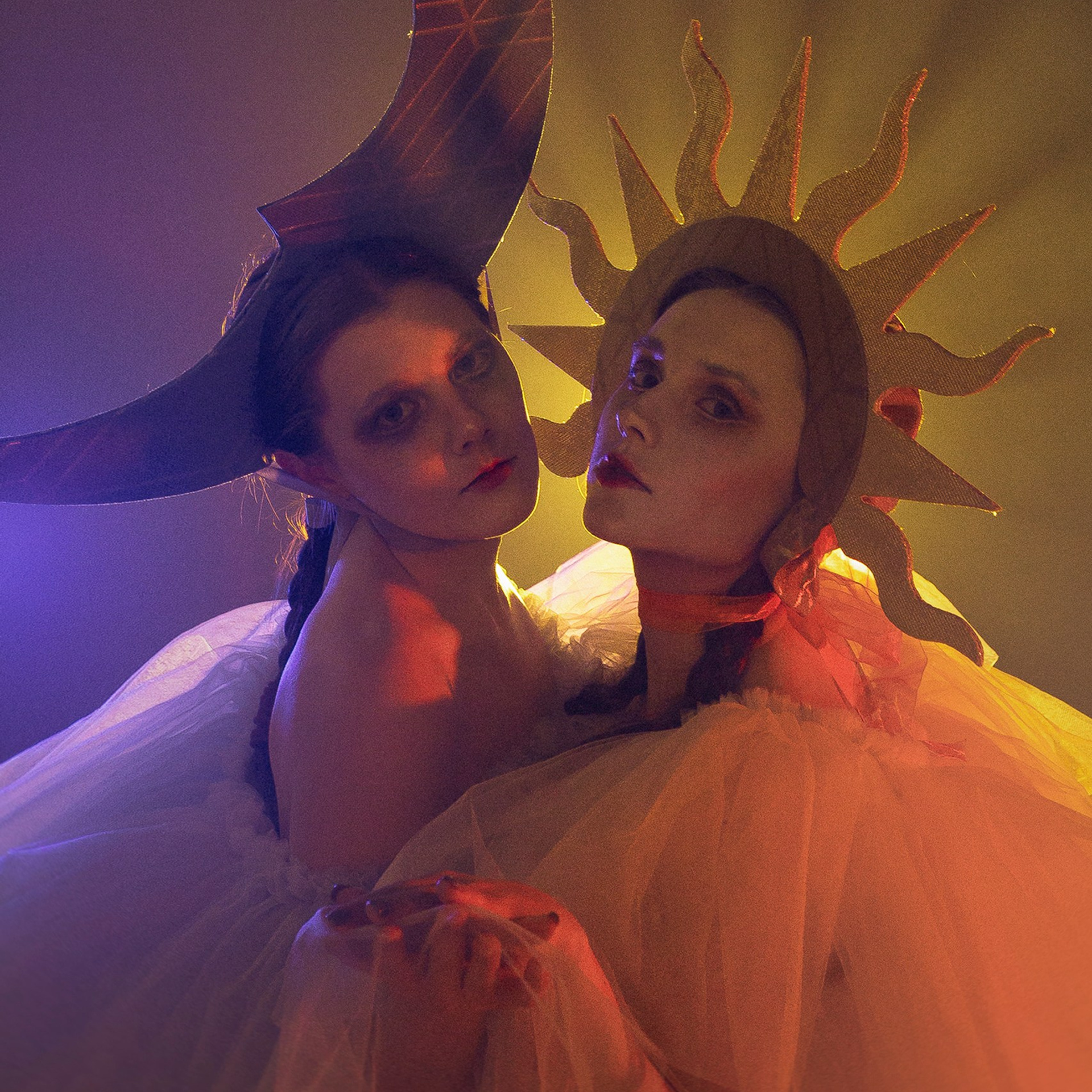 Луна и Солнце