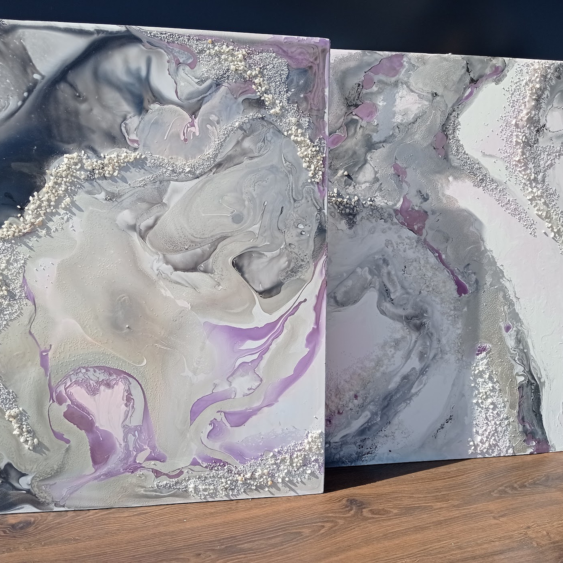 Абстрактная картина в серо-синих-фиолетовых оттенках в стильный дом. Купить premium art, интерьерные картины в интернет-магазине MONA