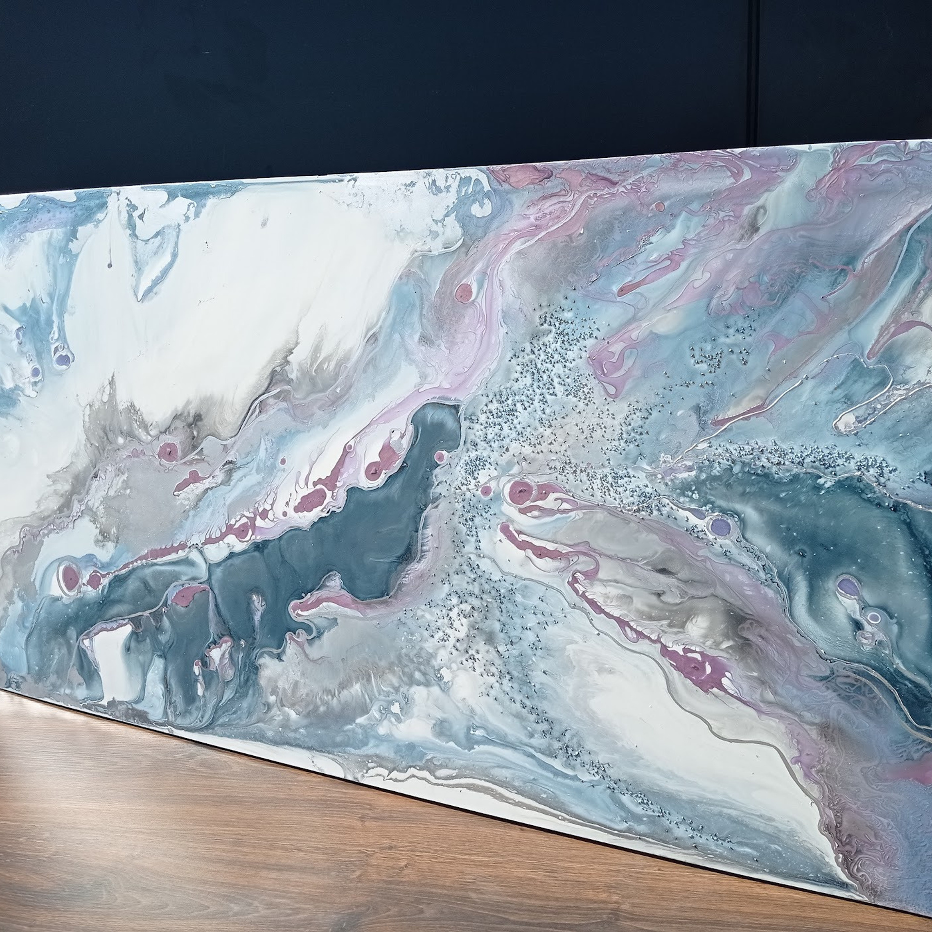 Абстрактная картина в серо-синих-фиолетовых оттенках в стильный дом. Купить premium art, интерьерные картины в интернет-магазине MONA