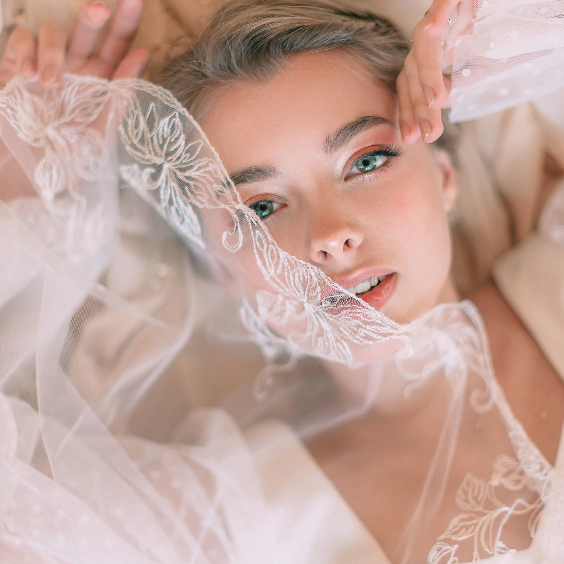 Лидия, утро во дворце