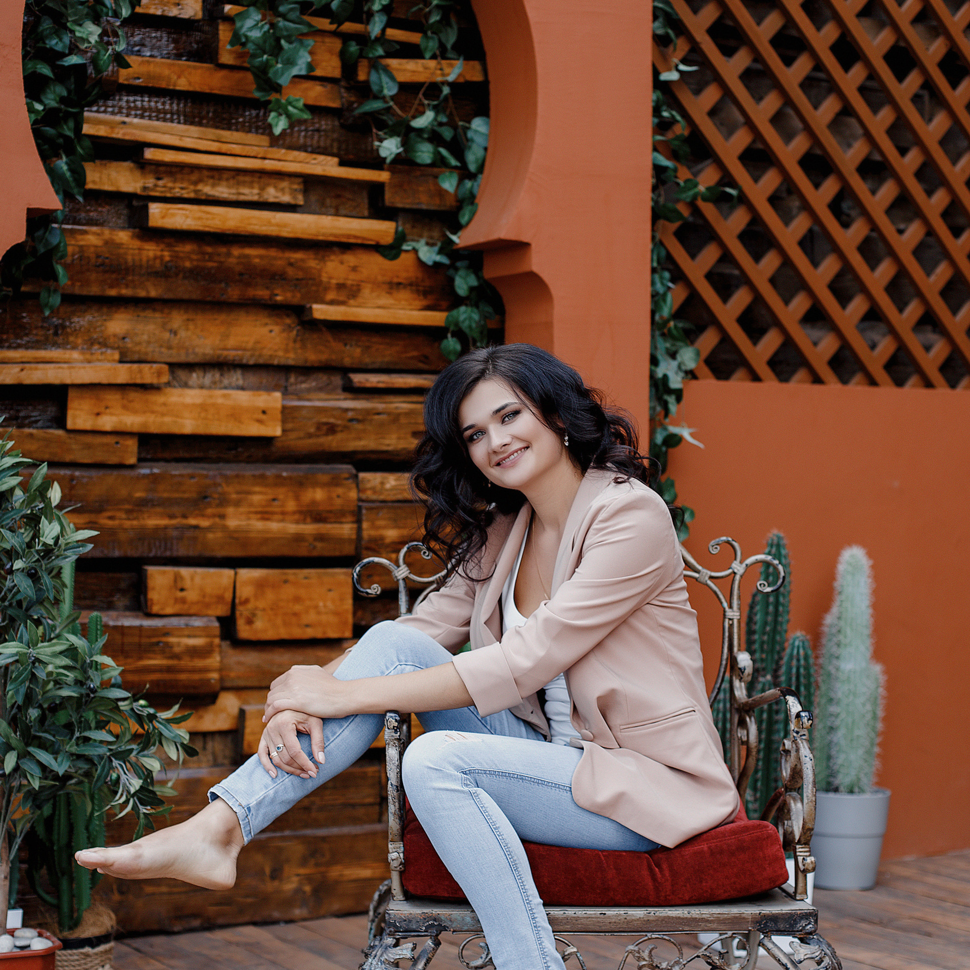 Ксюша . зал Лофт 100