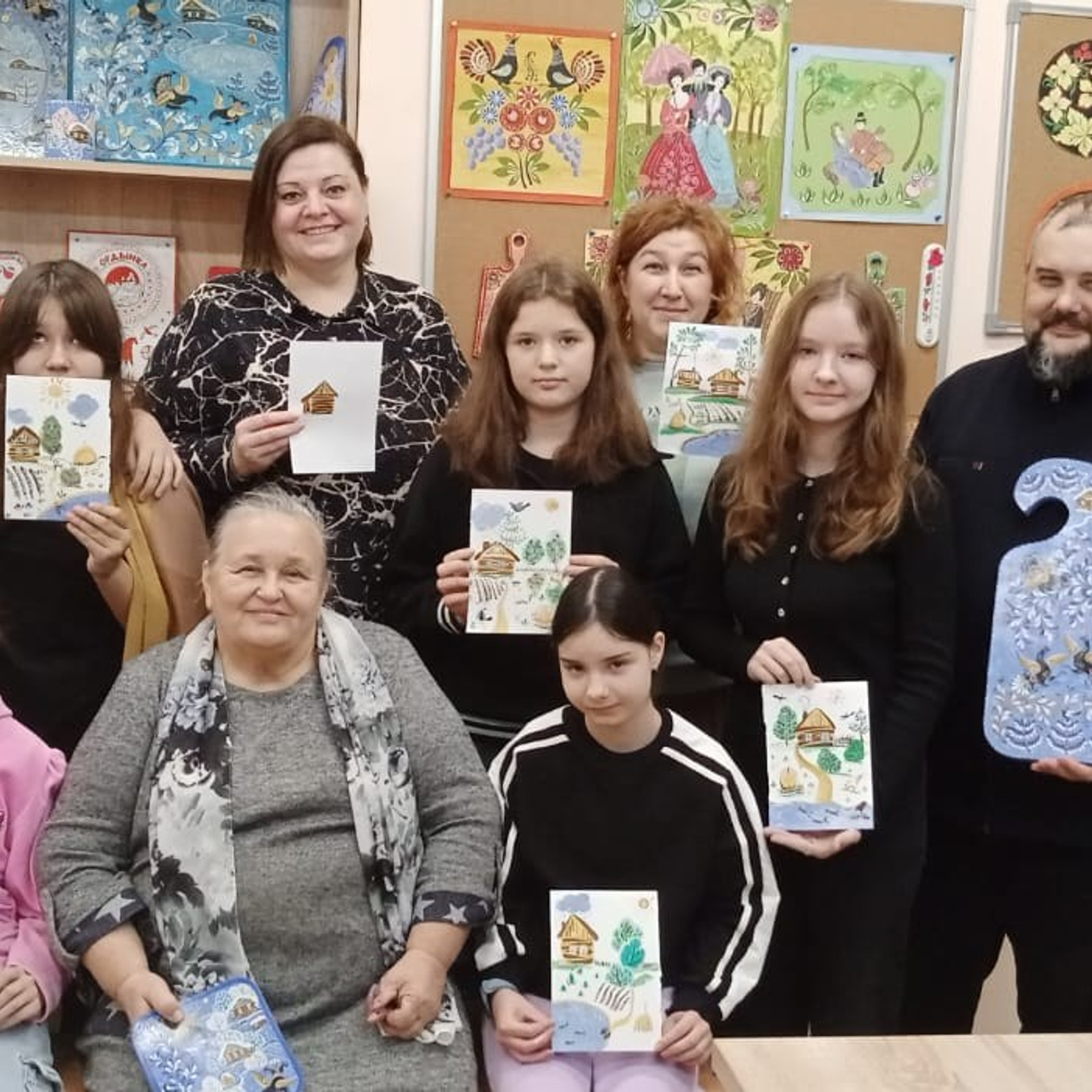 Дом детского творчества им. В. Дубинина. Сувениры и подарки с Ордынской росписью | Новосибирск