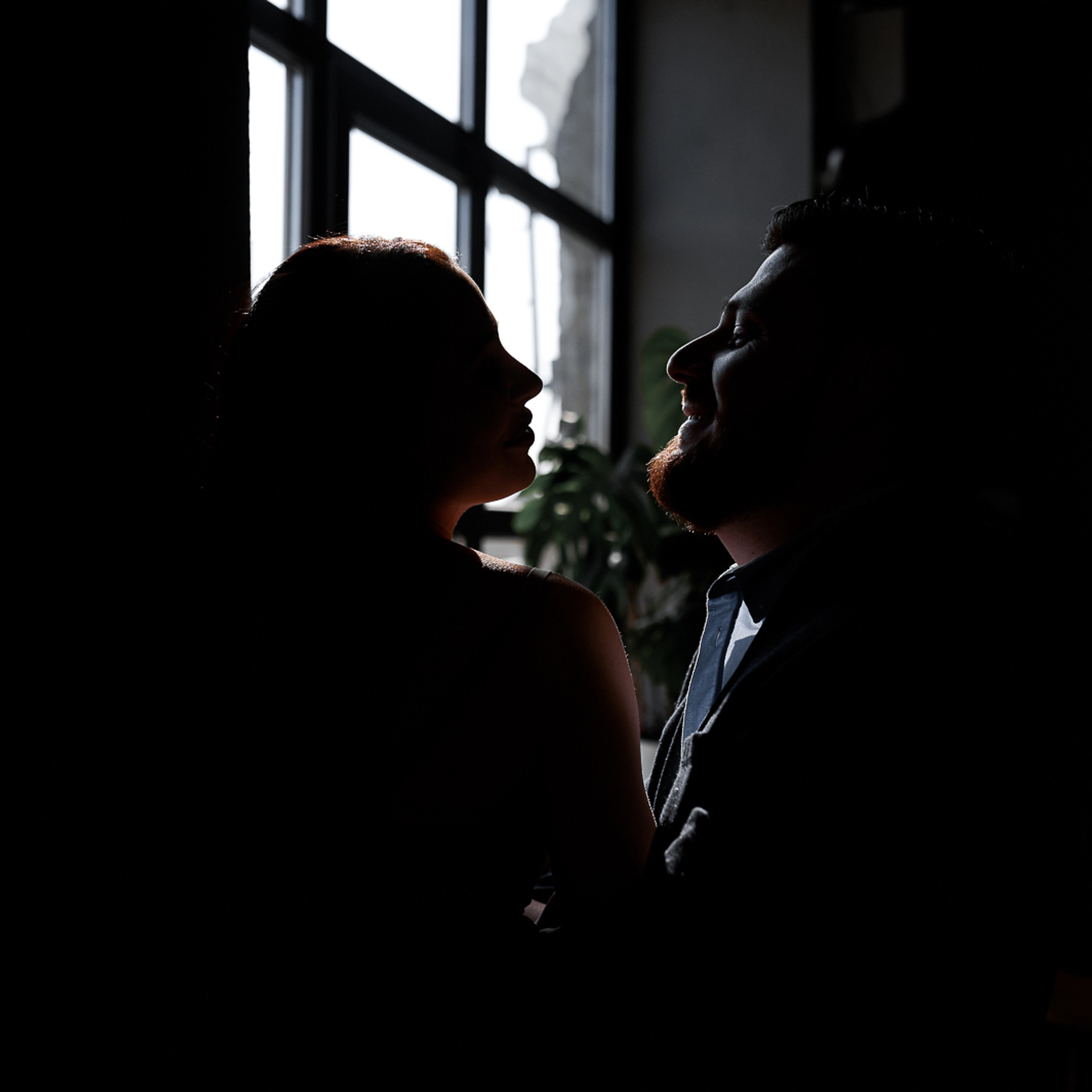 История в библиотеке. Свадебный и семейный фотограф Михаил Галабурдин и Анна Завадская. Рост