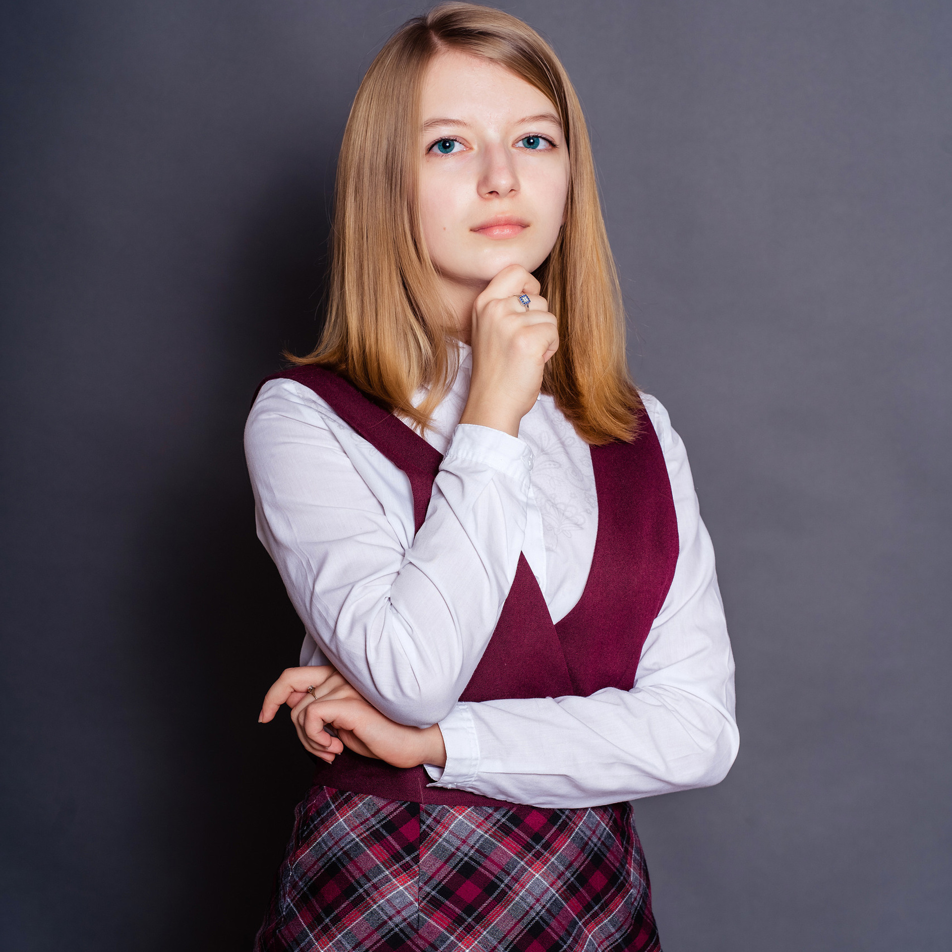 Съемка выпускного общая фотография портрет школьника фотокнига. Выпускные альбомы в Новороссийске и Краснодарском крае