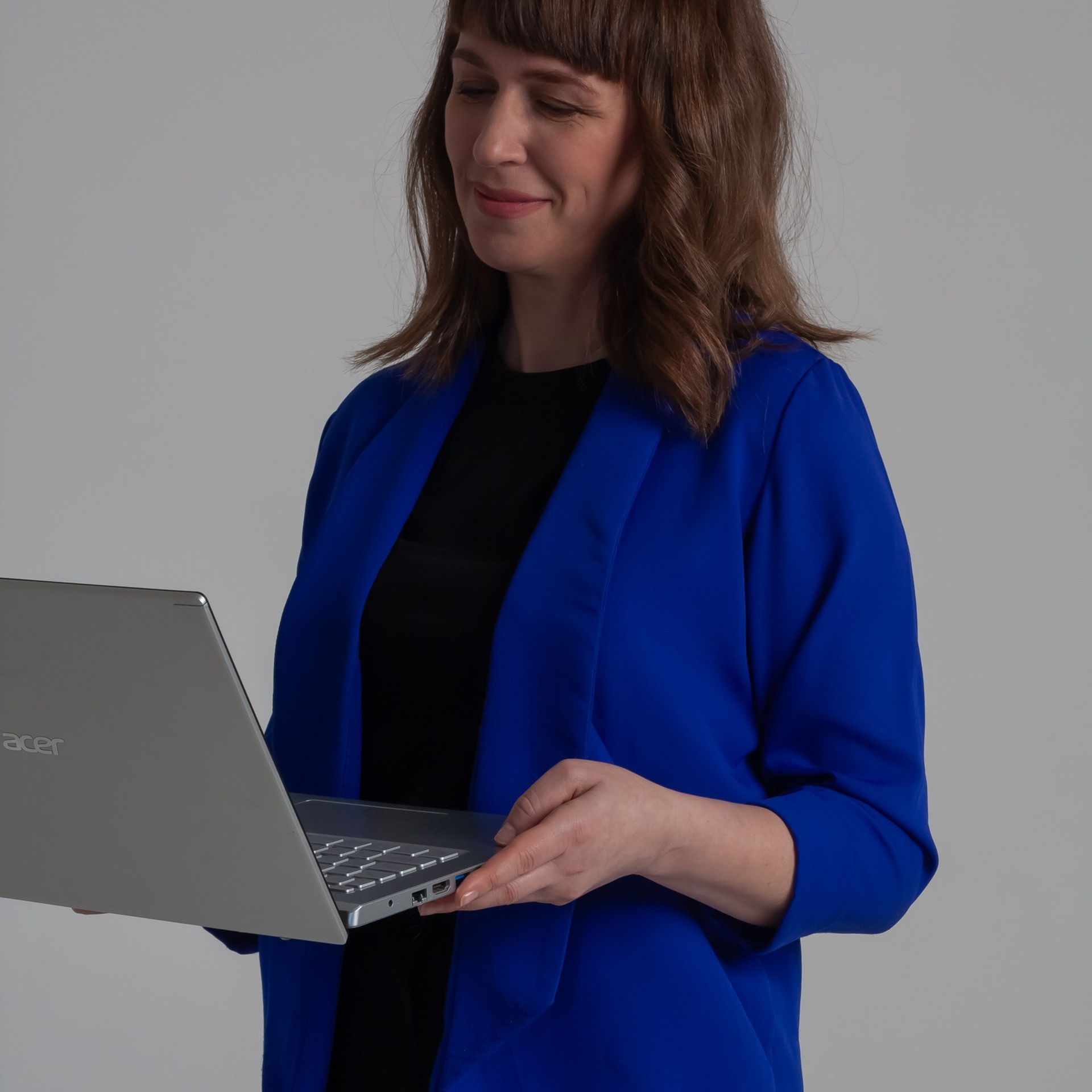 REVIEWS. MARINA MANUCHARIAN