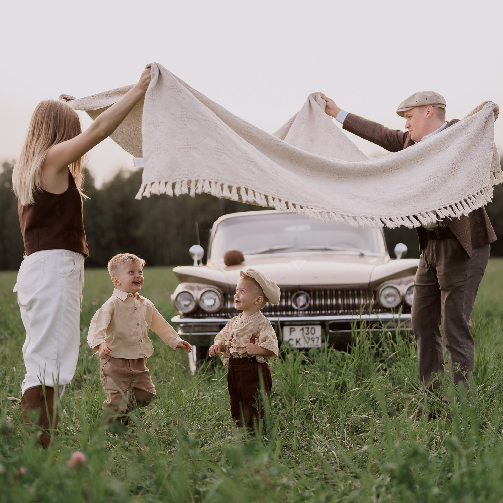 Фотосессия с ретро тачкой