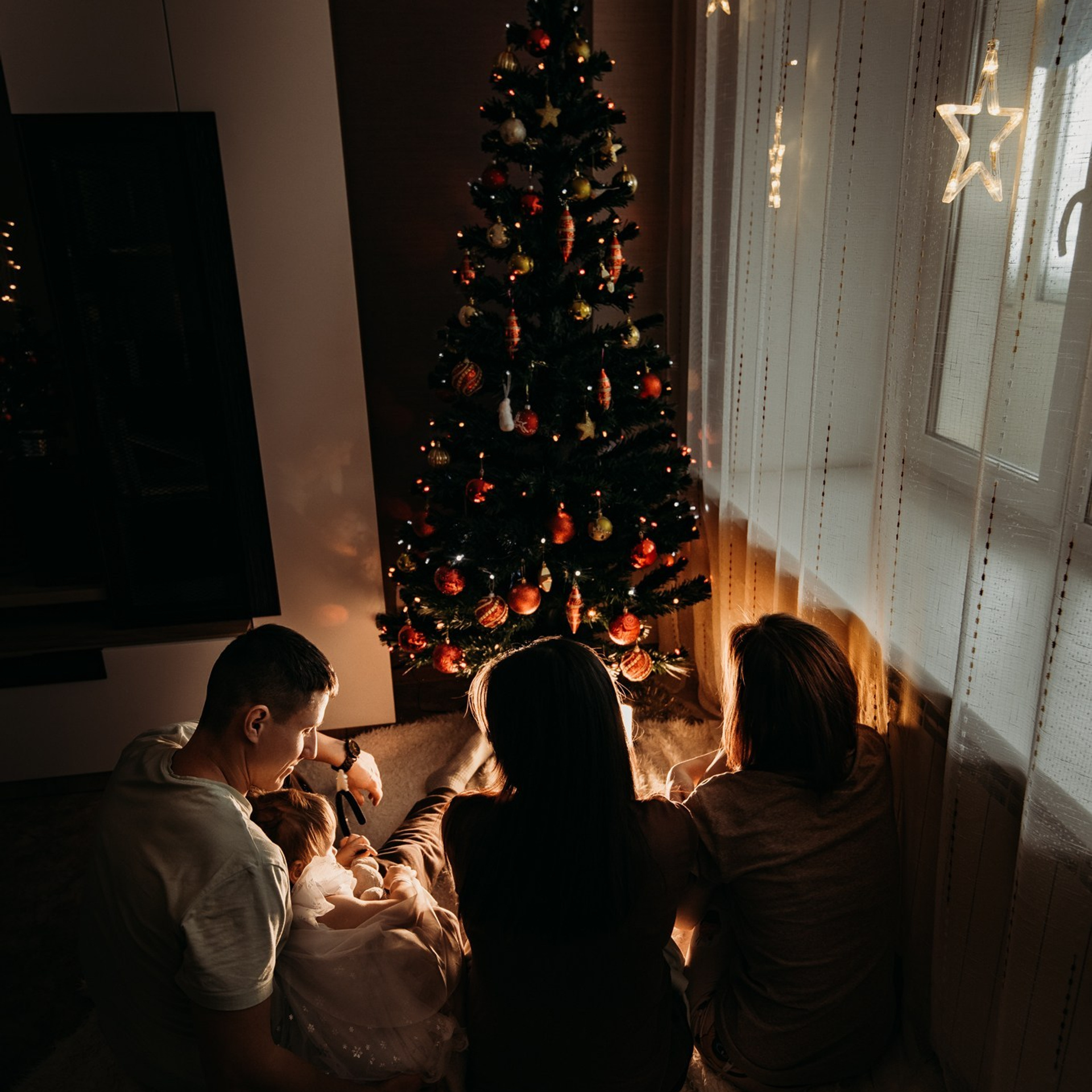 Новогоднее: Вика, Юрий, Оля и Уля