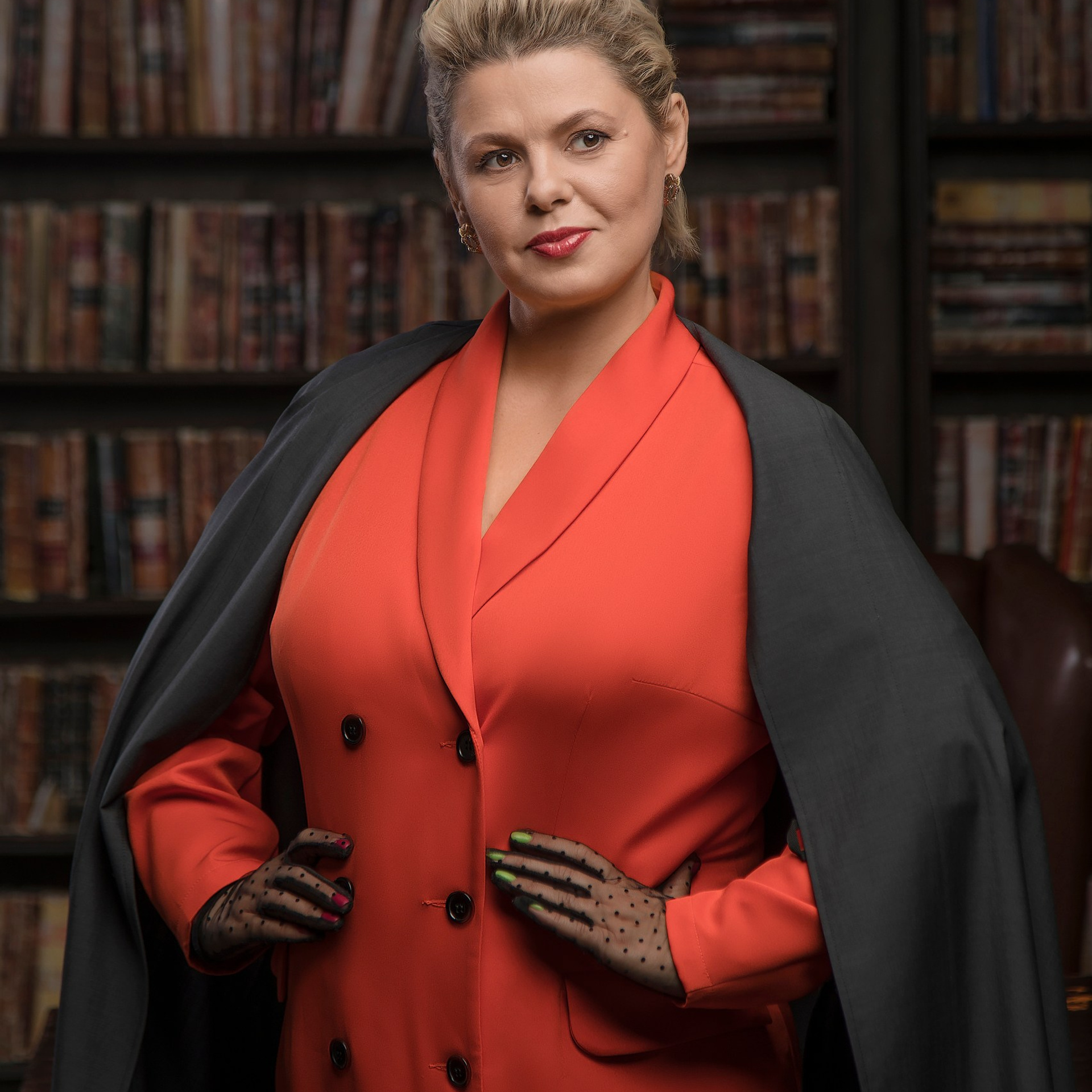 Базовая ретушь + Клонирование серьги + Ретушь одежды