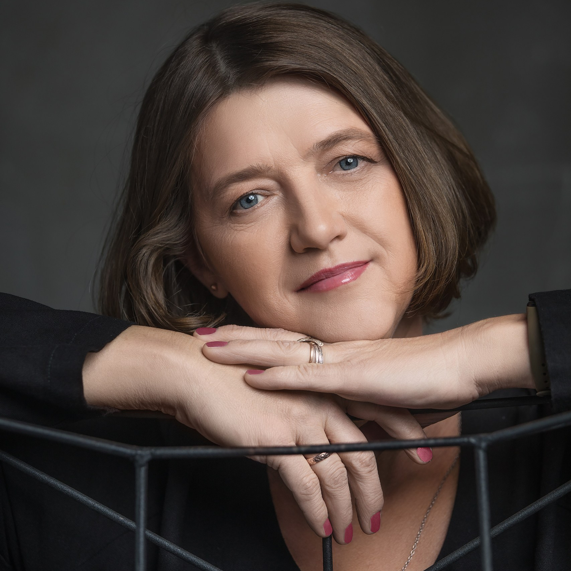 Базовая ретушь + Коррекция радужки глаза + Ретушь ногтей