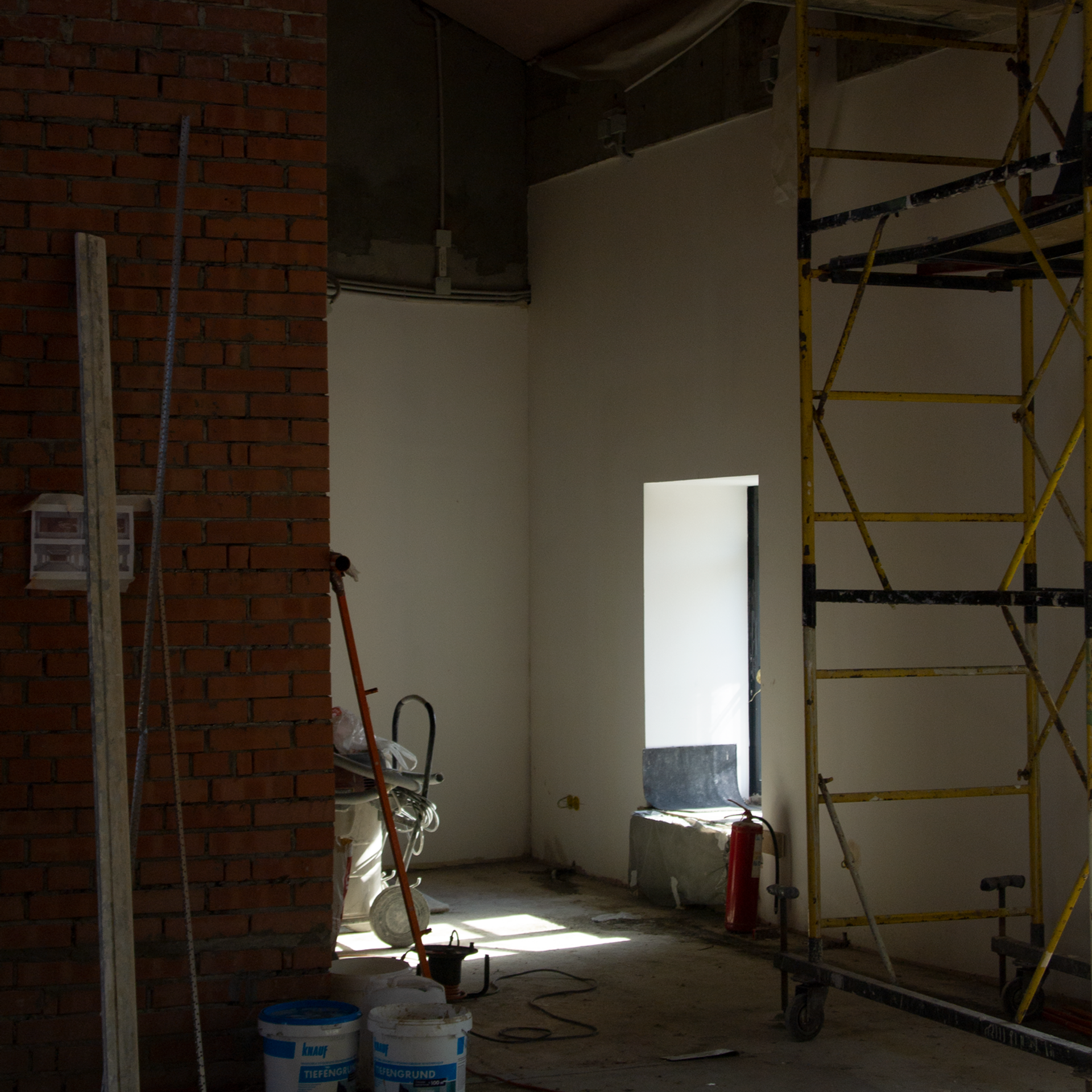 Офисы, конференц-зал и кухня-столовая площадью 200 м² для АО Майнинг Элемент, БЦ Ренессанс Фонтанка. Дизайн интерьера в Петербурге Ворфаламеева Яна