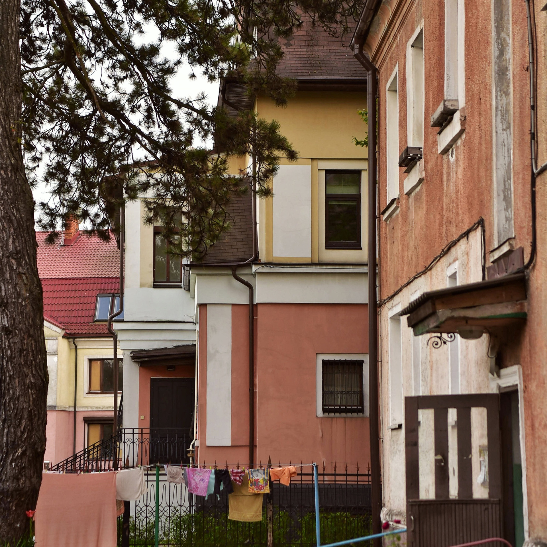 Калининградские дворы и двери. Осень 2020 год